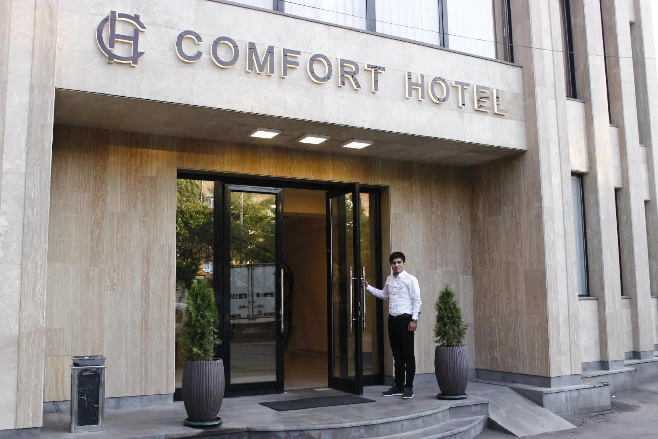 Property building in Comfort Hotel