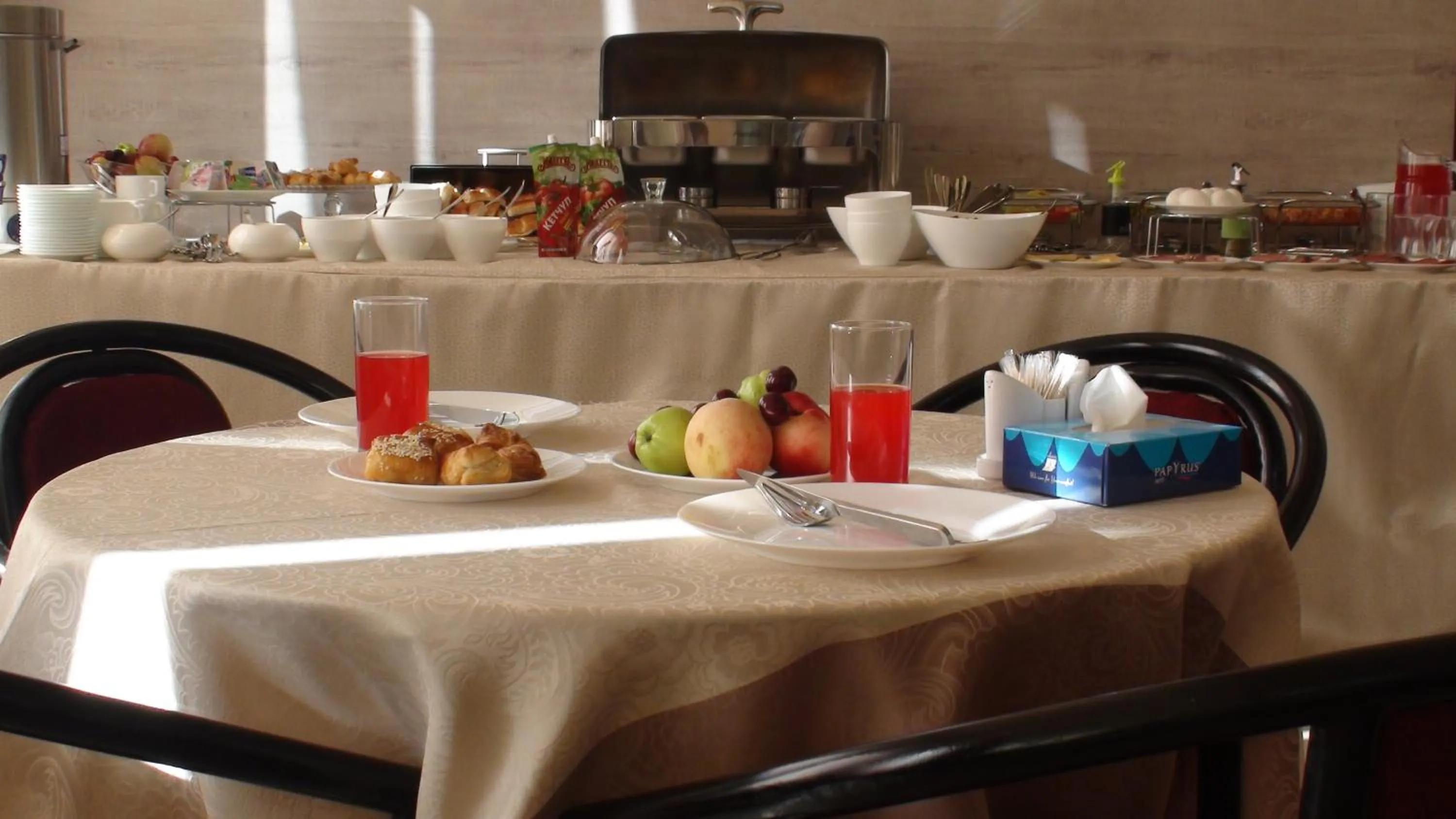 Buffet breakfast in Comfort Hotel