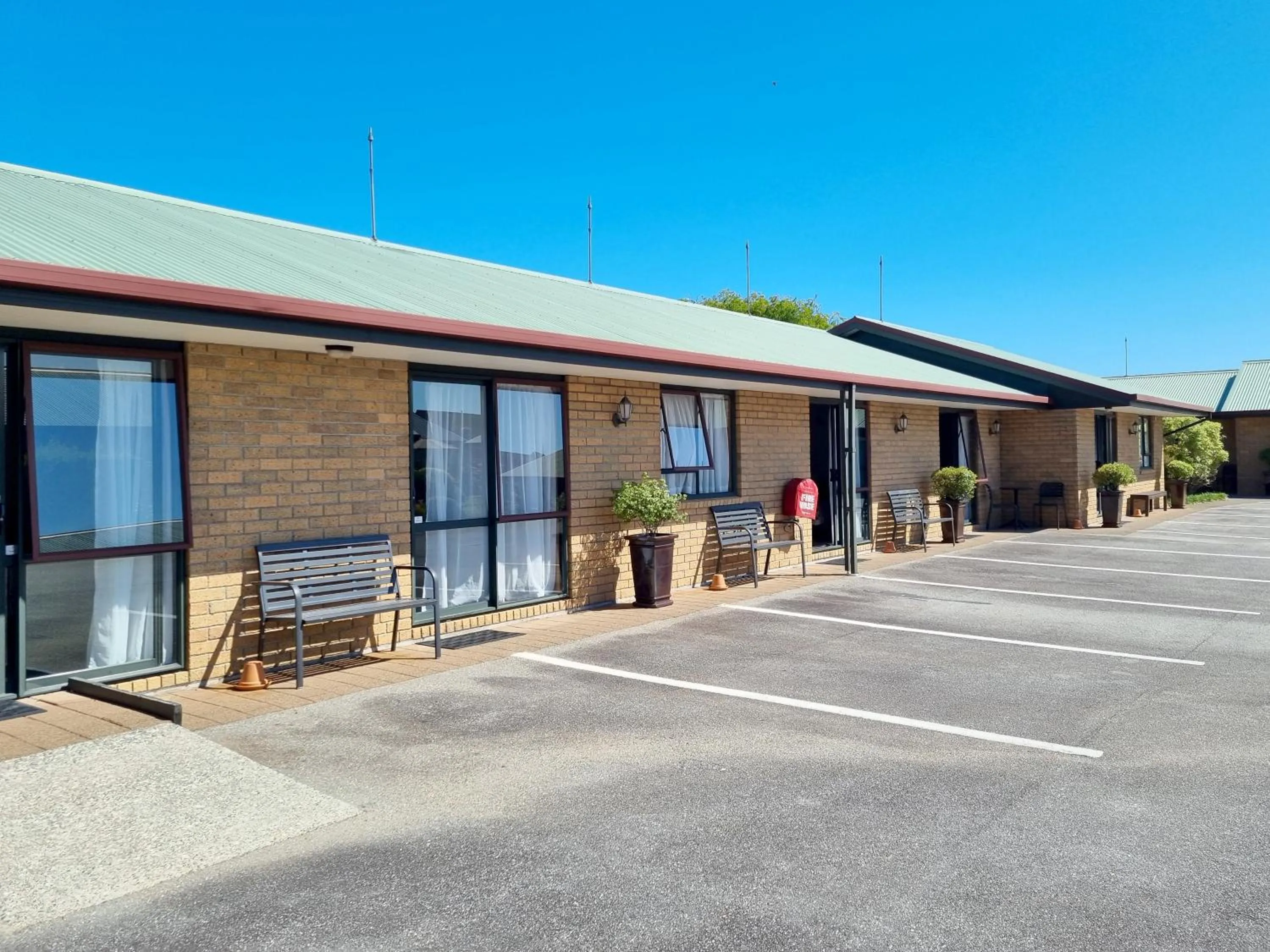 Property building in ASURE Highpark Motor Inn