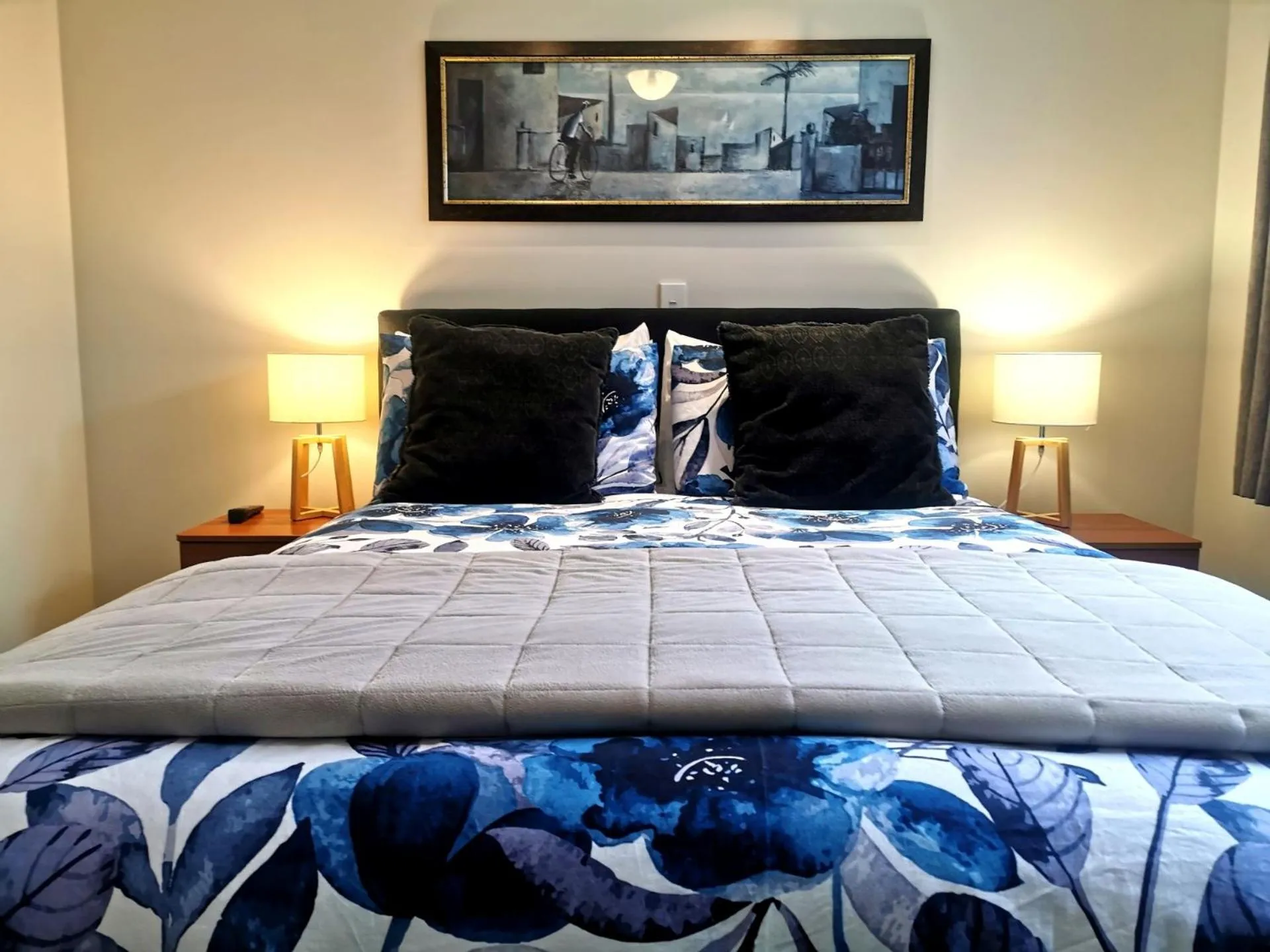 Bed in ASURE Ascot Motor Inn