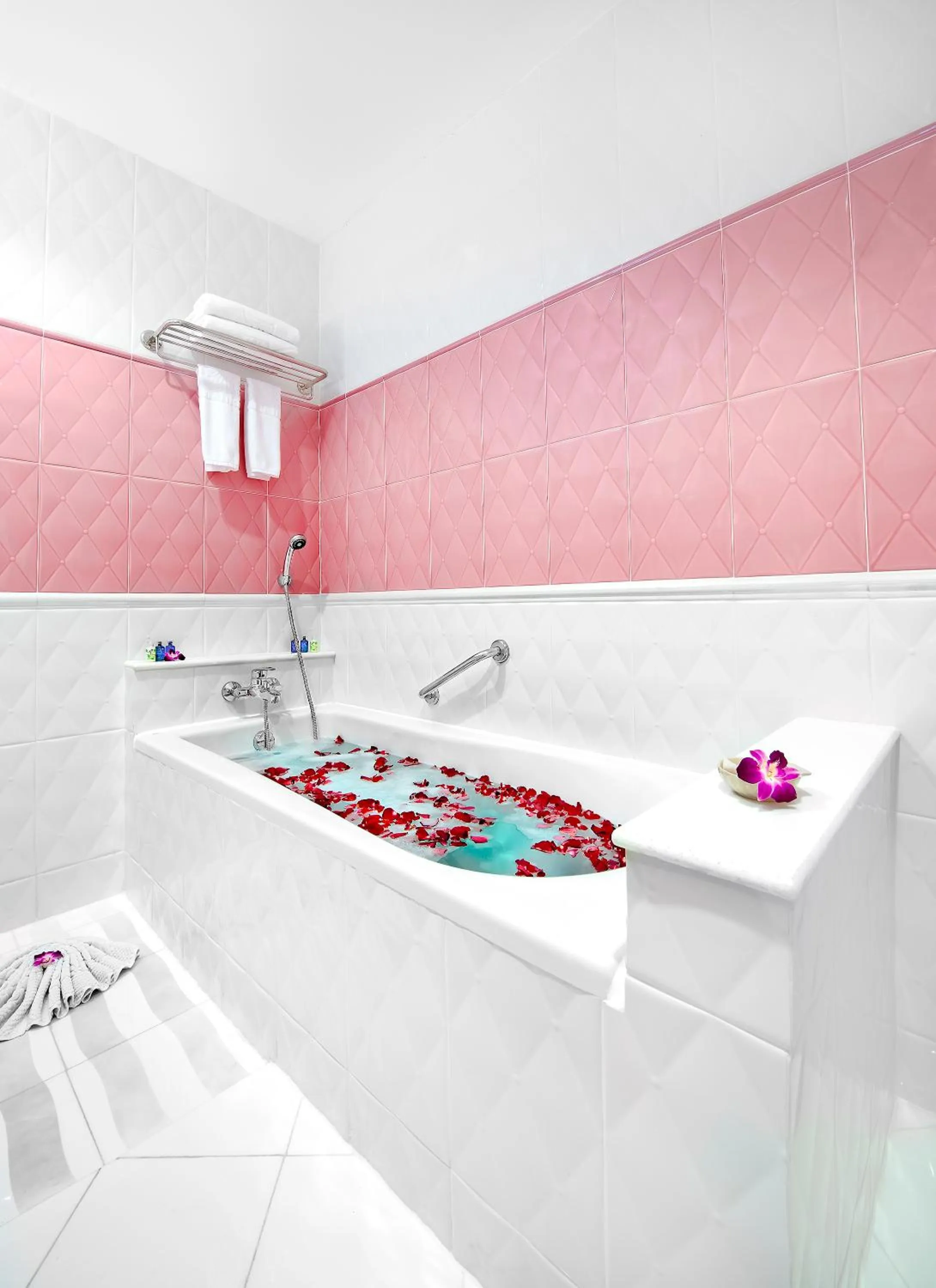 Bathroom in Jamahkiri Dive Resort & Spa