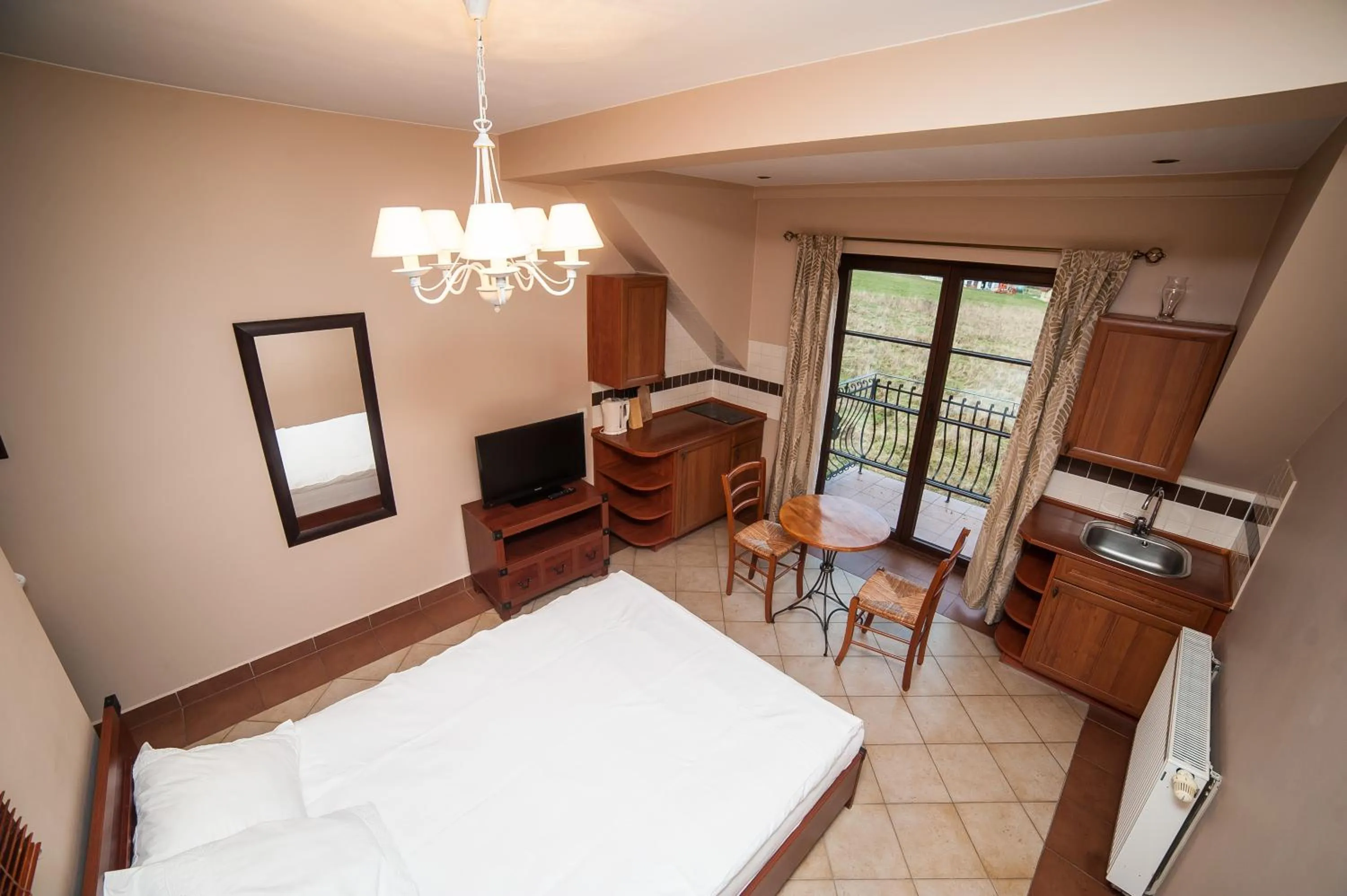 Photo of the whole room, Bed in Apartamenty Dom na Wzgórzu Gardenia