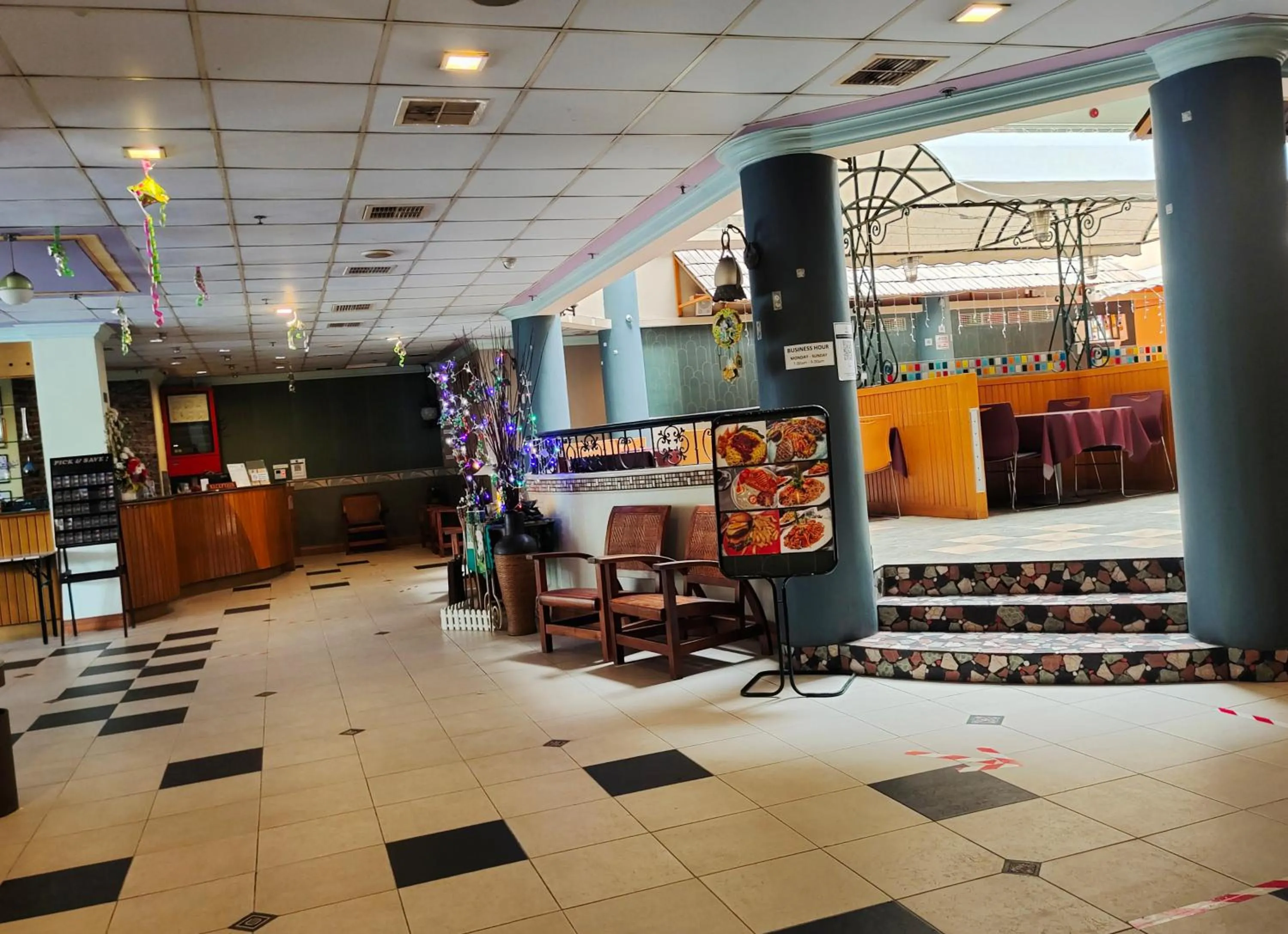 Lobby or reception in Megah D'aru Hotel