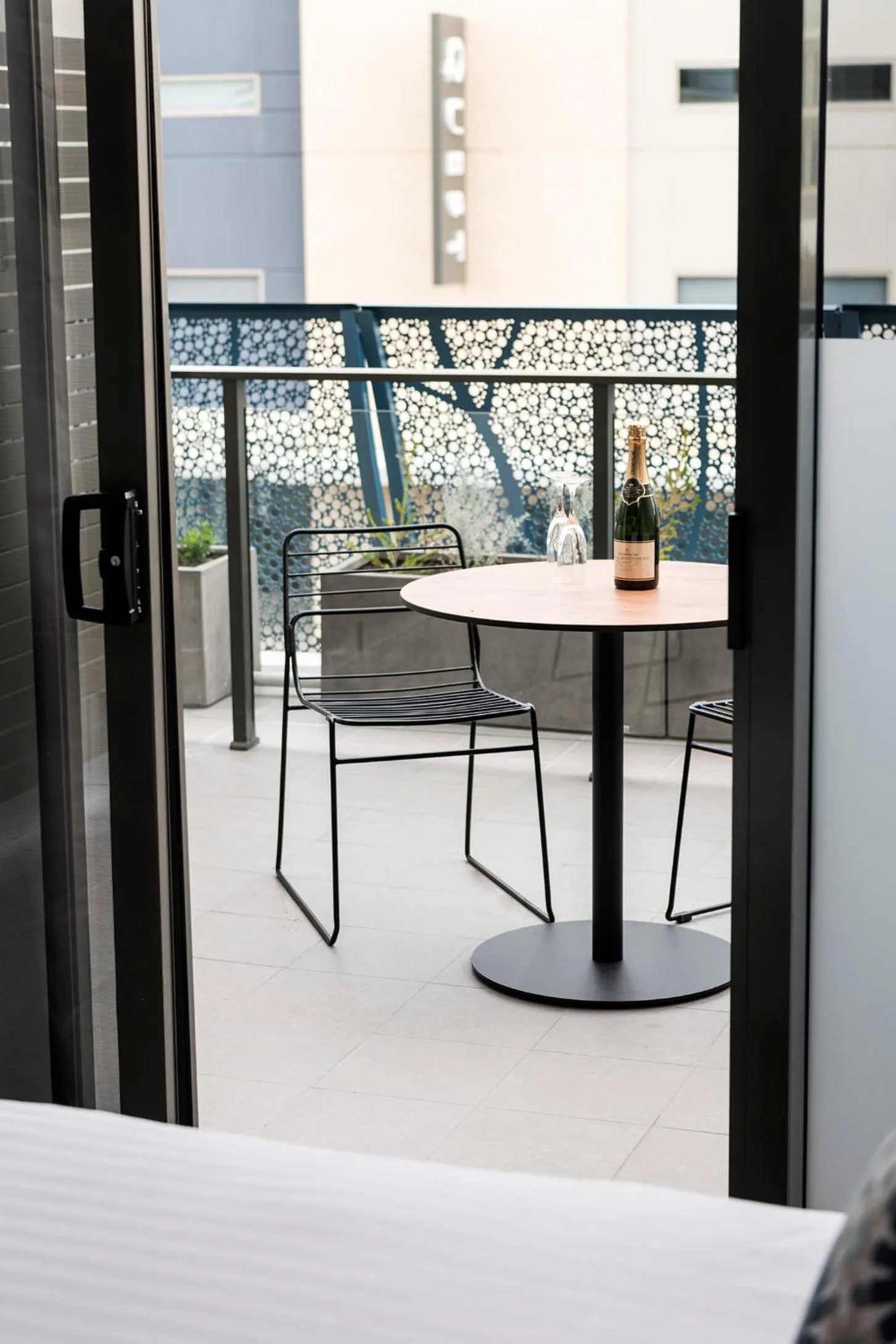 Coffee/tea facilities in Quest Scarborough