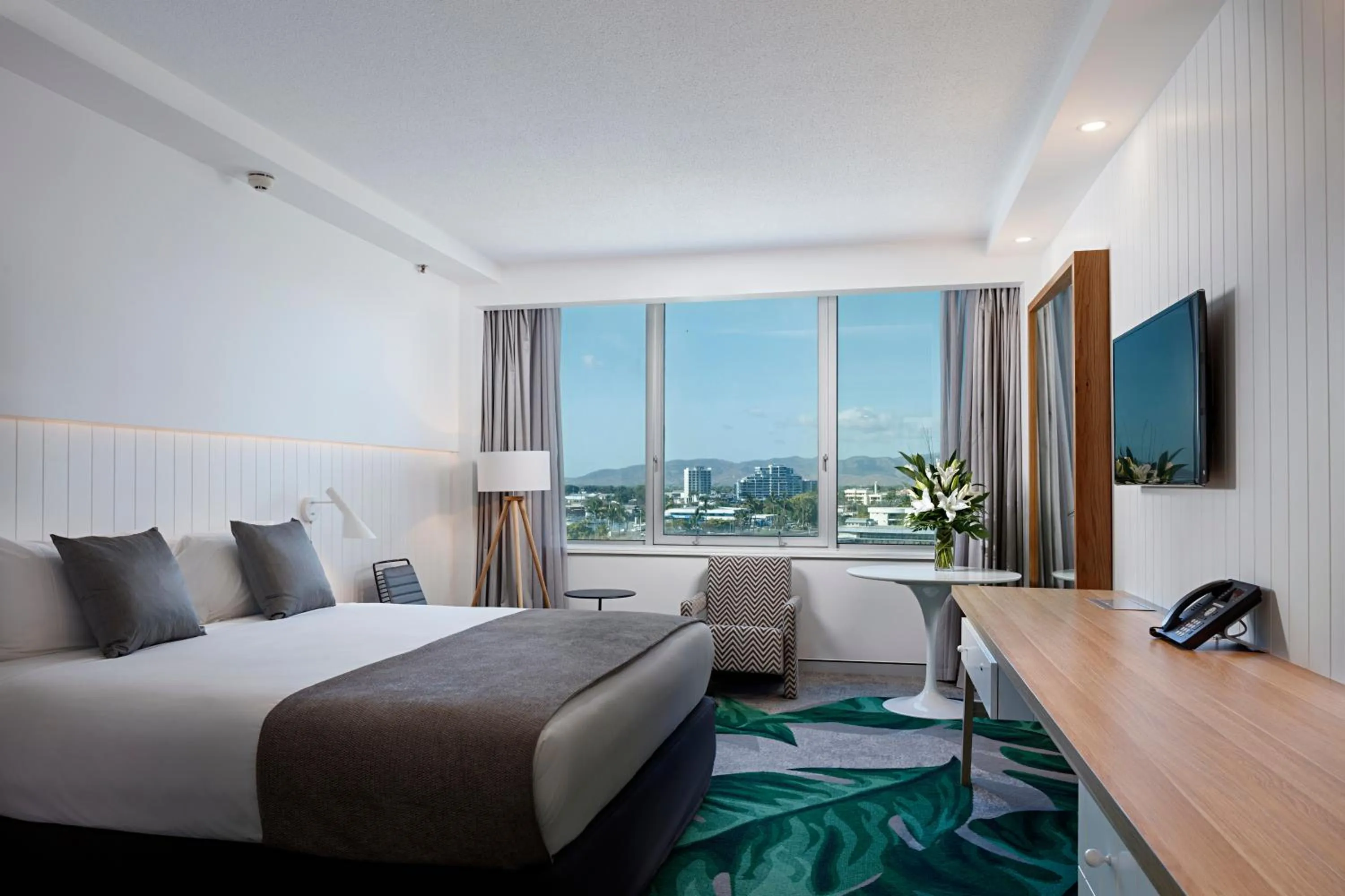 TV and multimedia, Bed in The Ville Resort - Casino