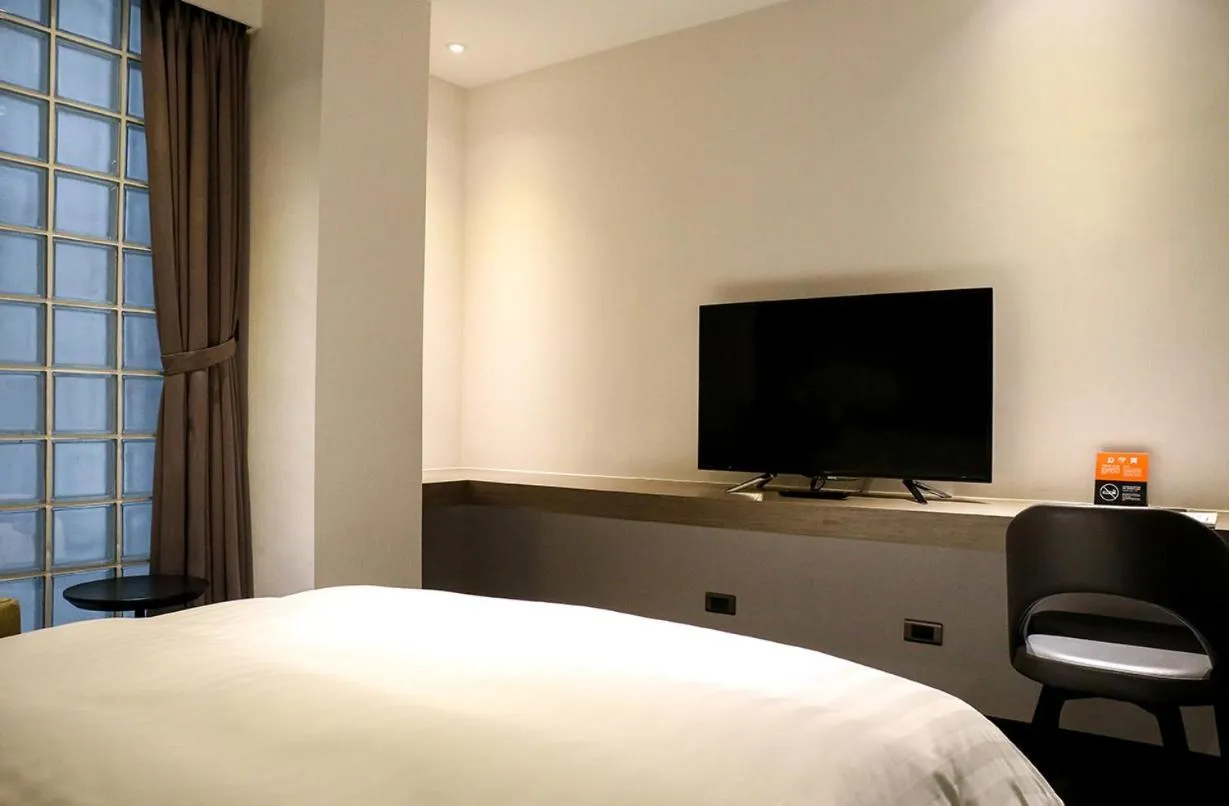 Photo of the whole room, Bed in Wonstar Hotel