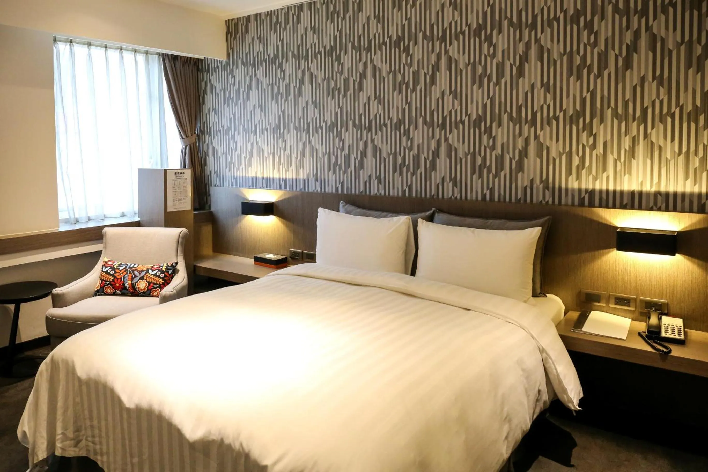 Photo of the whole room, Bed in Wonstar Hotel