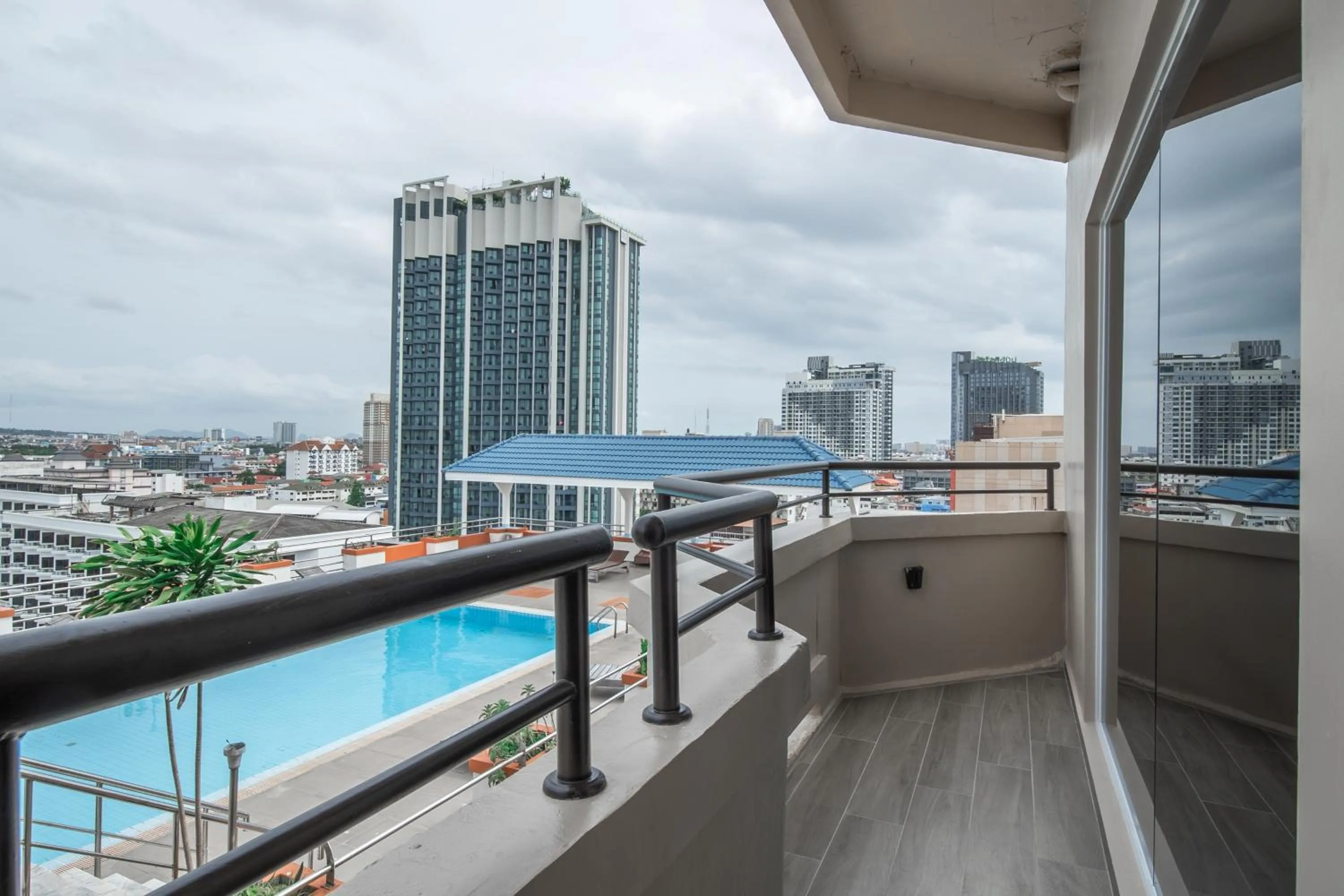Balcony/Terrace in Sunbeam Hotel Pattaya
