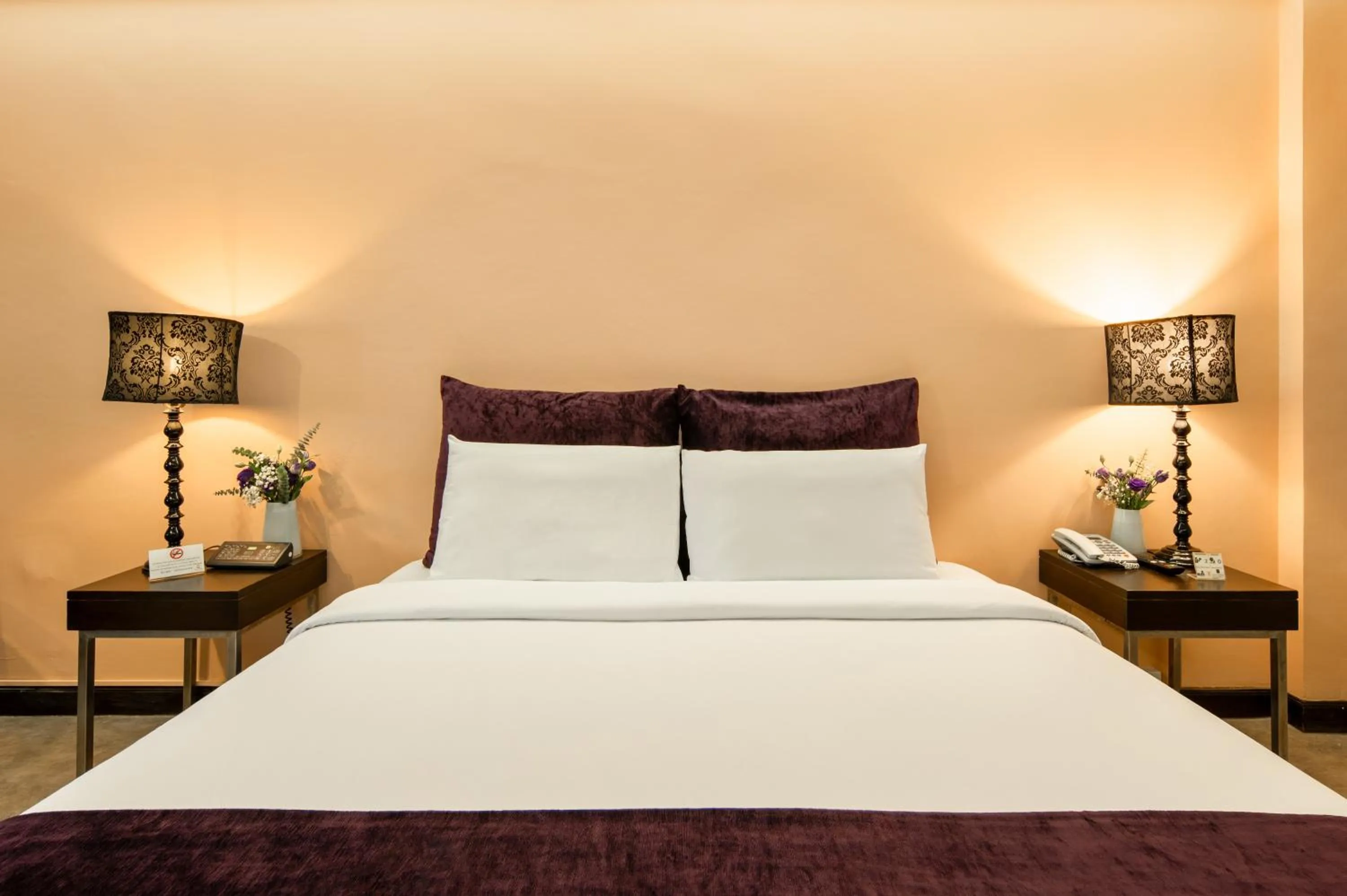 Bed in Sunbeam Hotel Pattaya