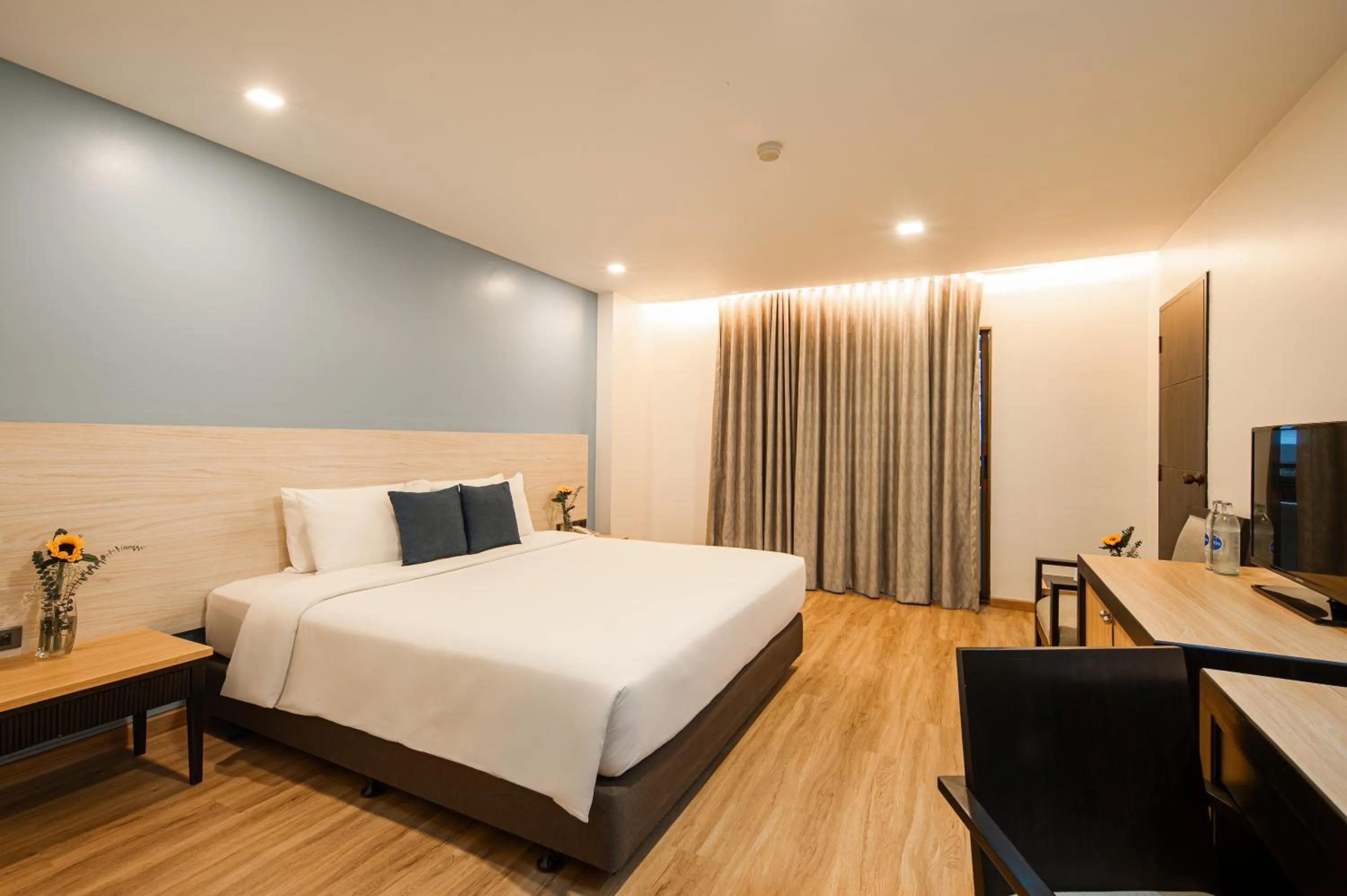 Bed in Sunbeam Hotel Pattaya