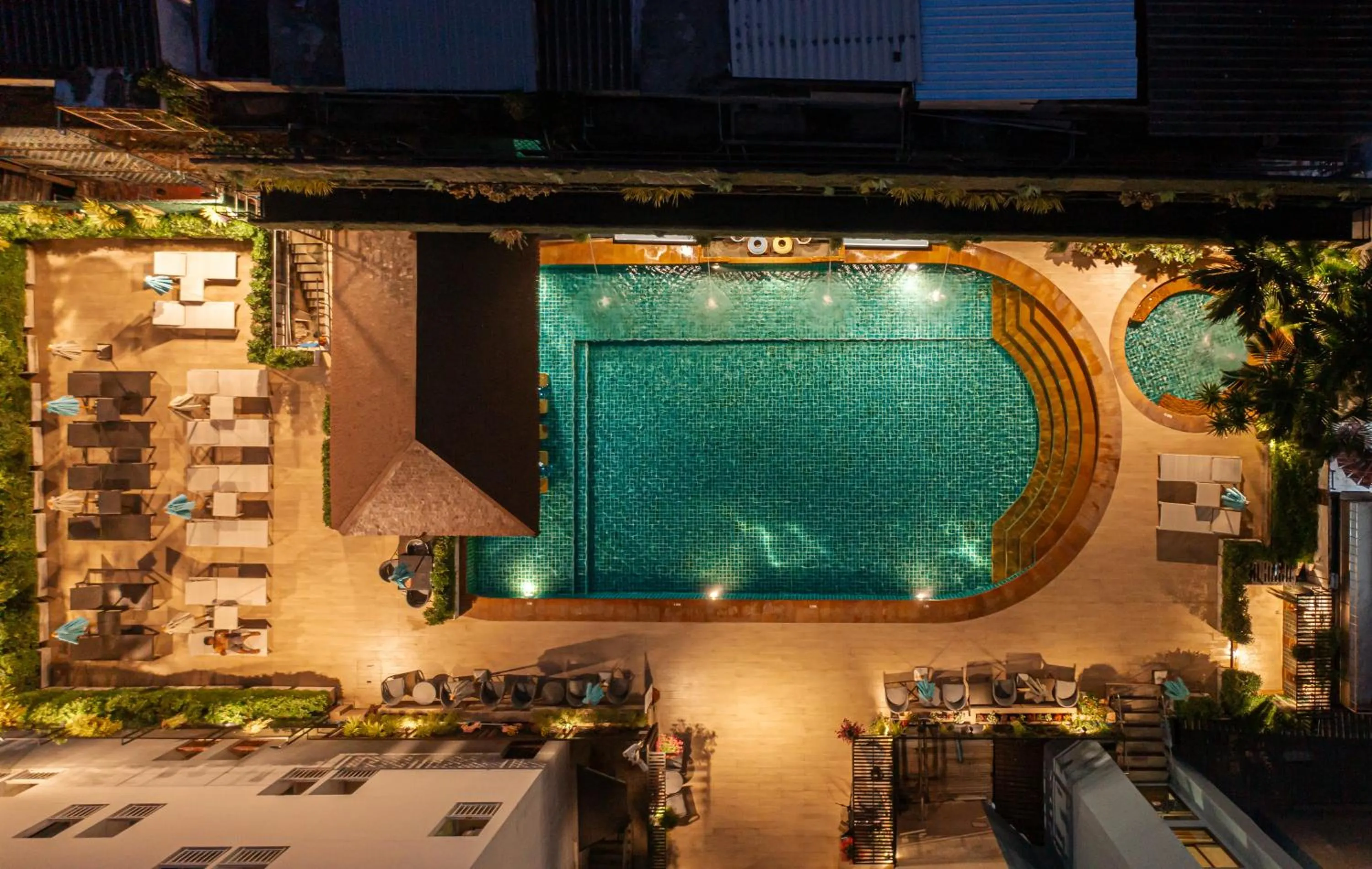 Night in Sunbeam Hotel Pattaya