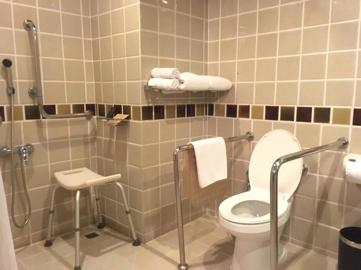 Bathroom in Sunbeam Hotel Pattaya