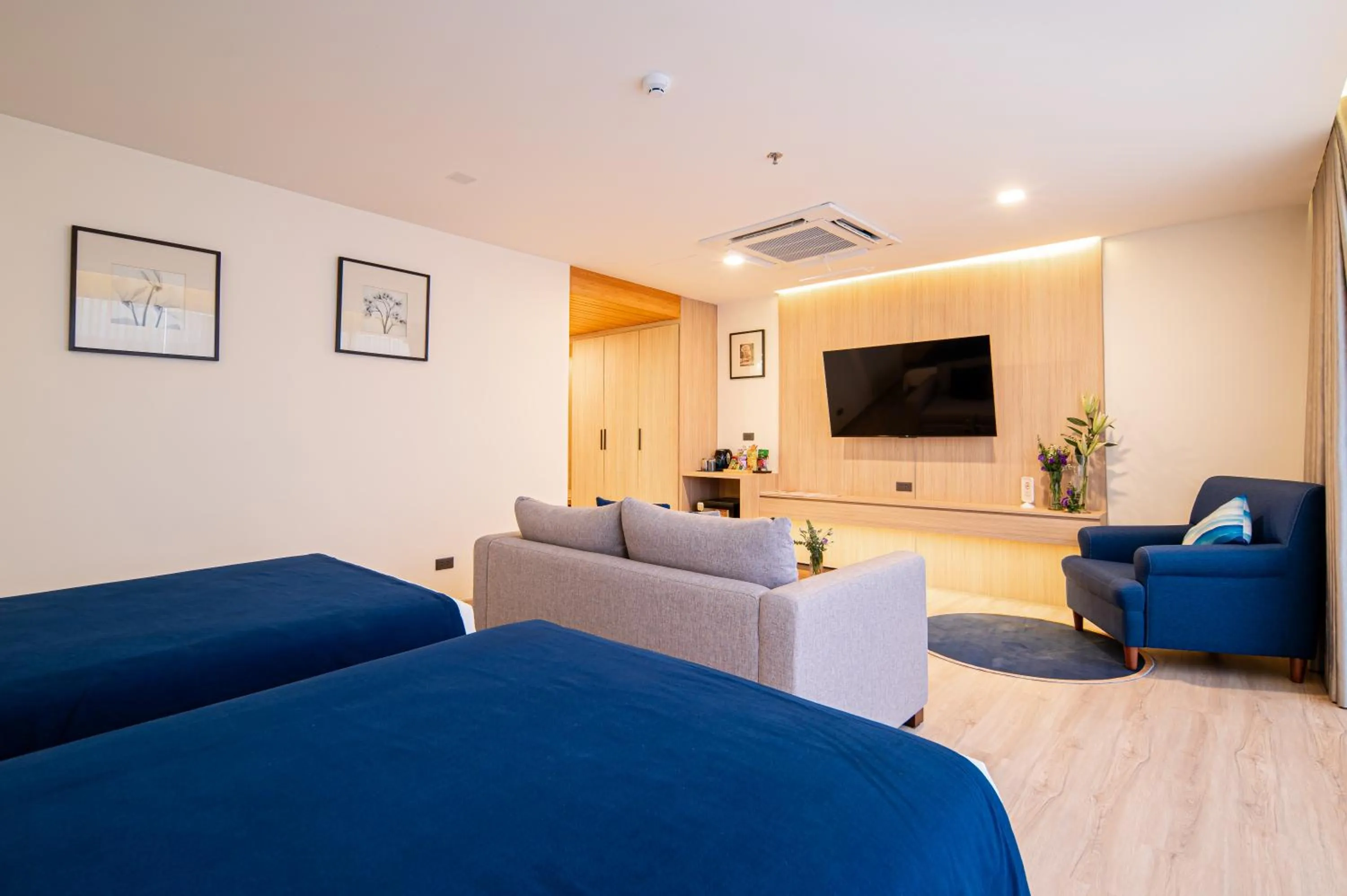 Seating area in Sunbeam Hotel Pattaya