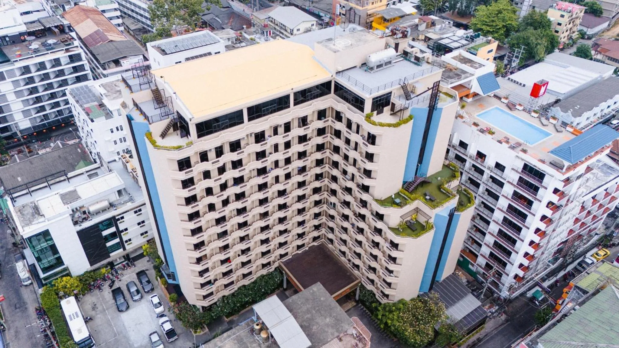 Property building in Sunbeam Hotel Pattaya