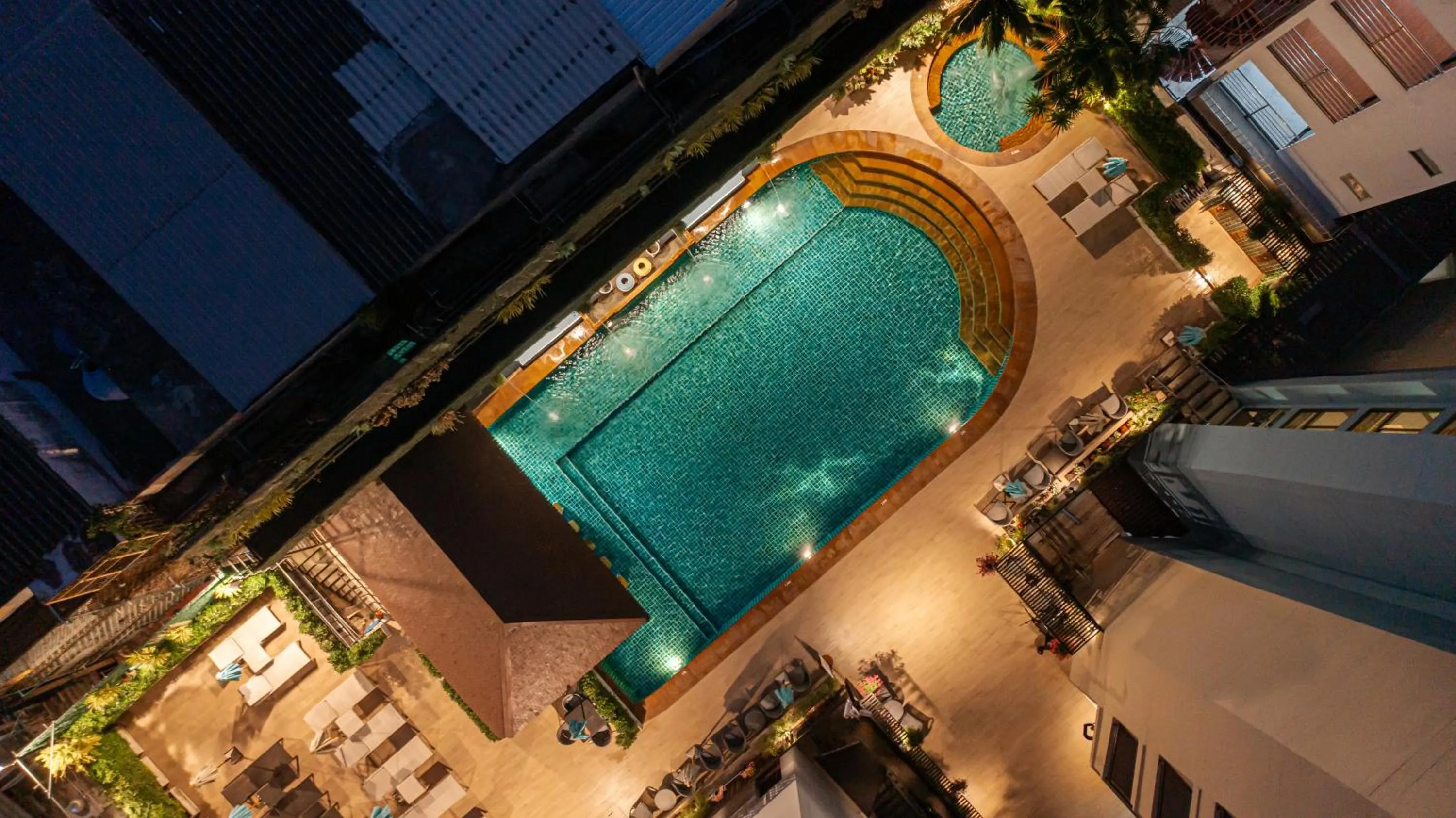 Night in Sunbeam Hotel Pattaya