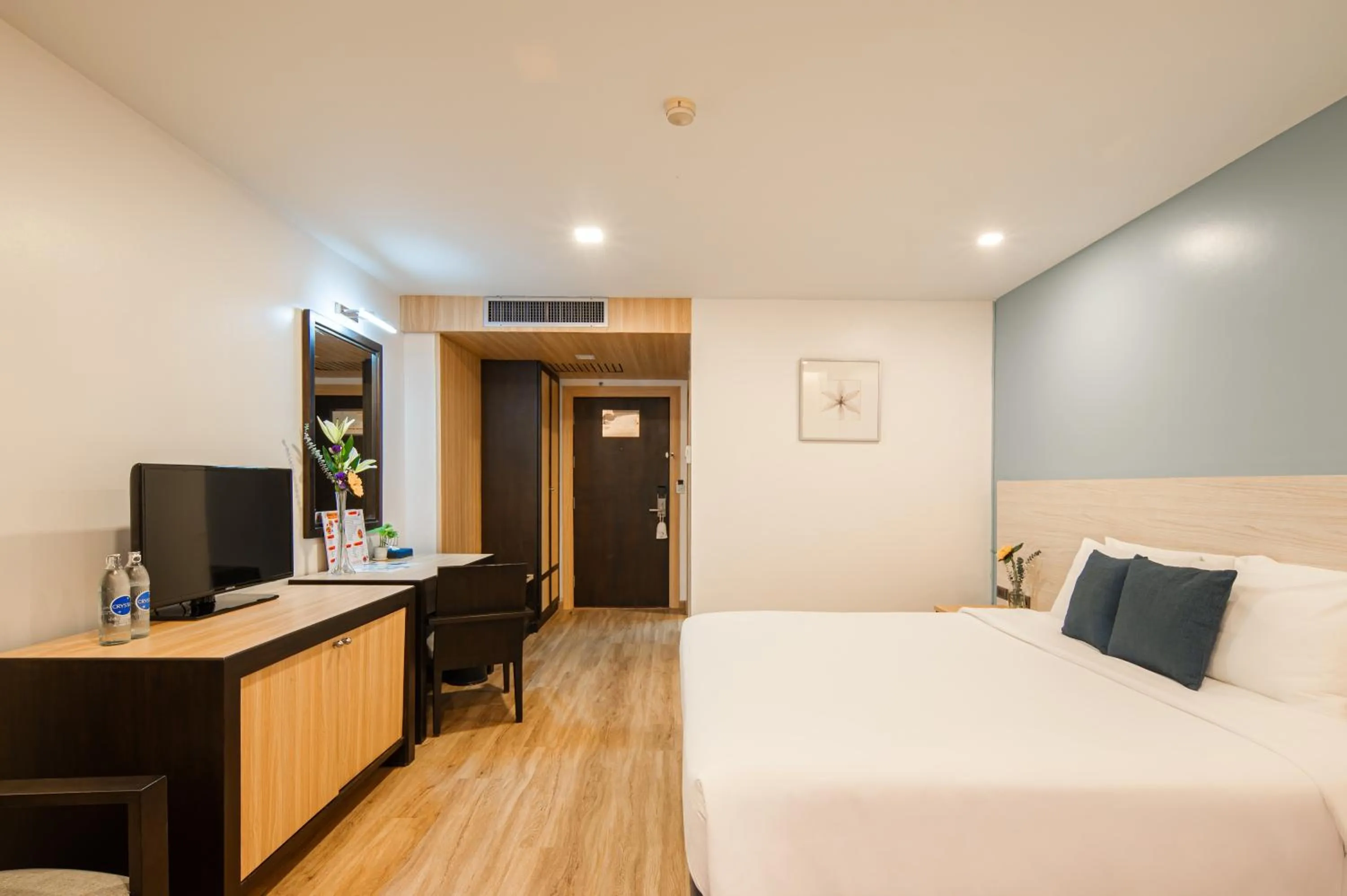 Bedroom, Bed in Sunbeam Hotel Pattaya