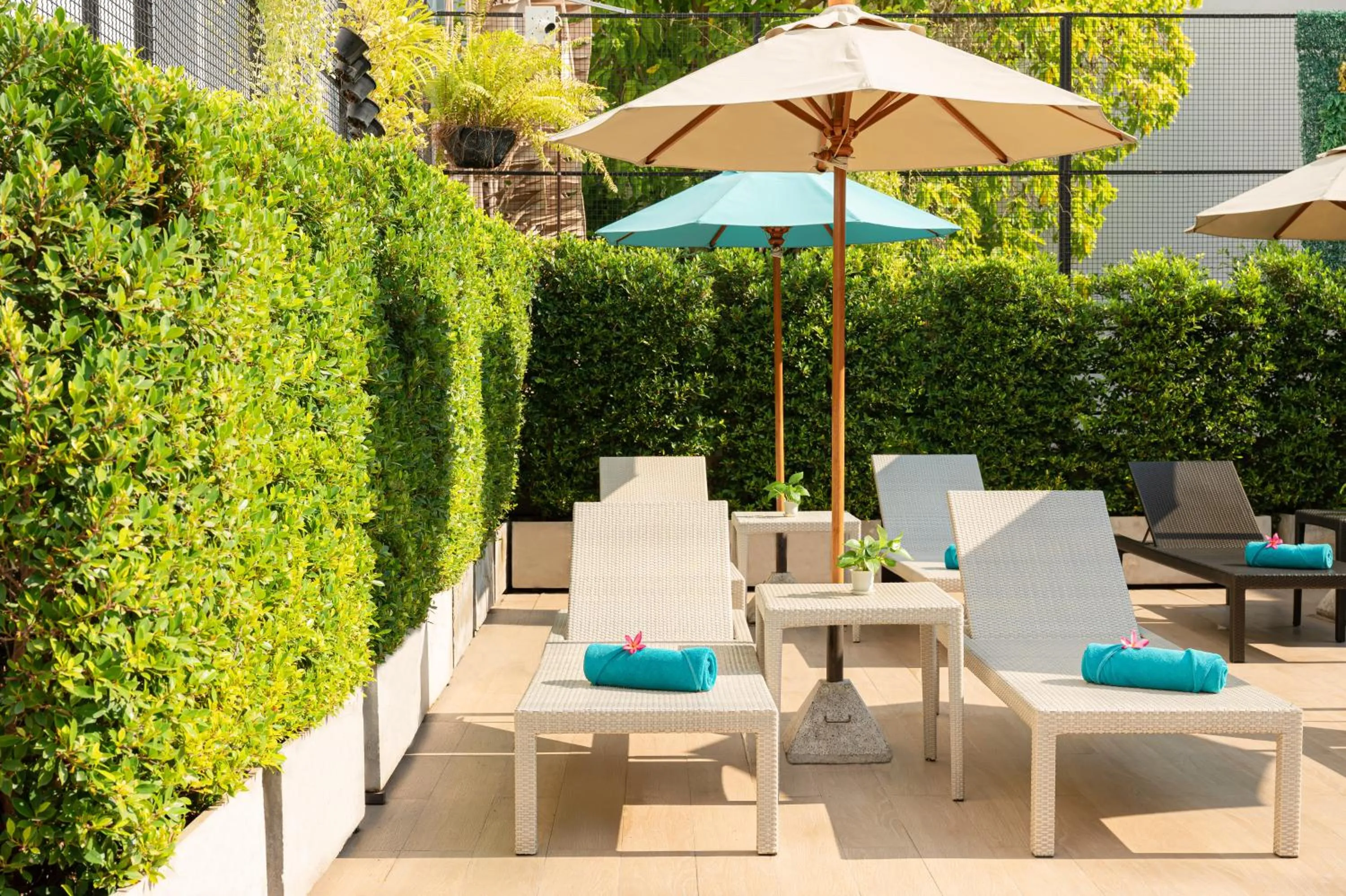 Swimming pool in Sunbeam Hotel Pattaya