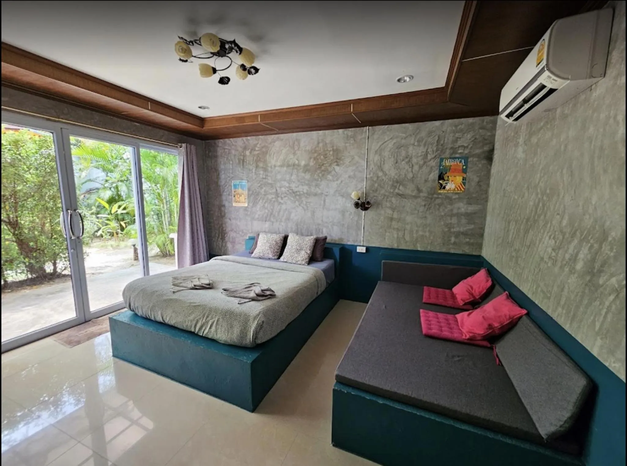 Photo of the whole room, Bed in SeaEsta Beach