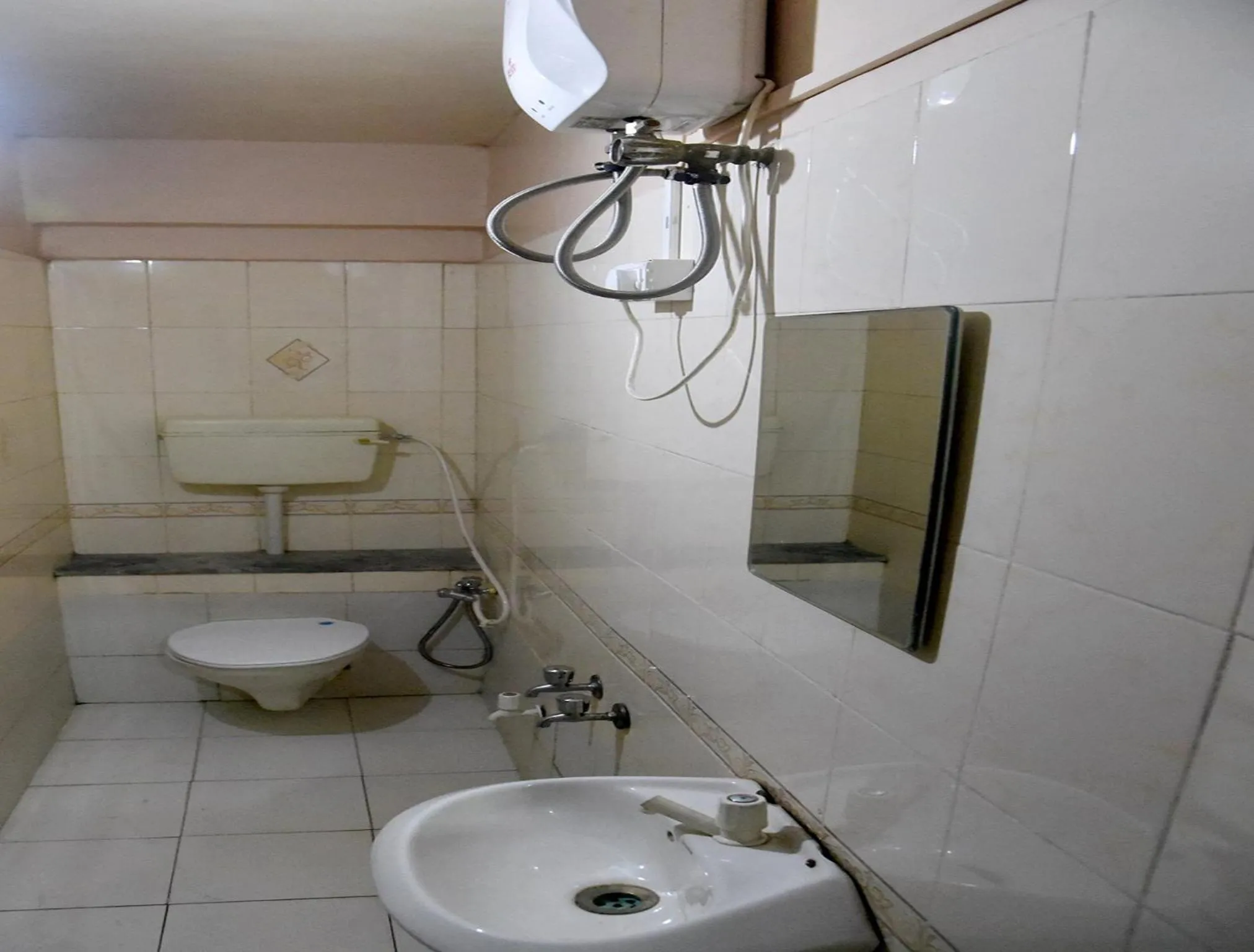 Bathroom in Hotel Parag