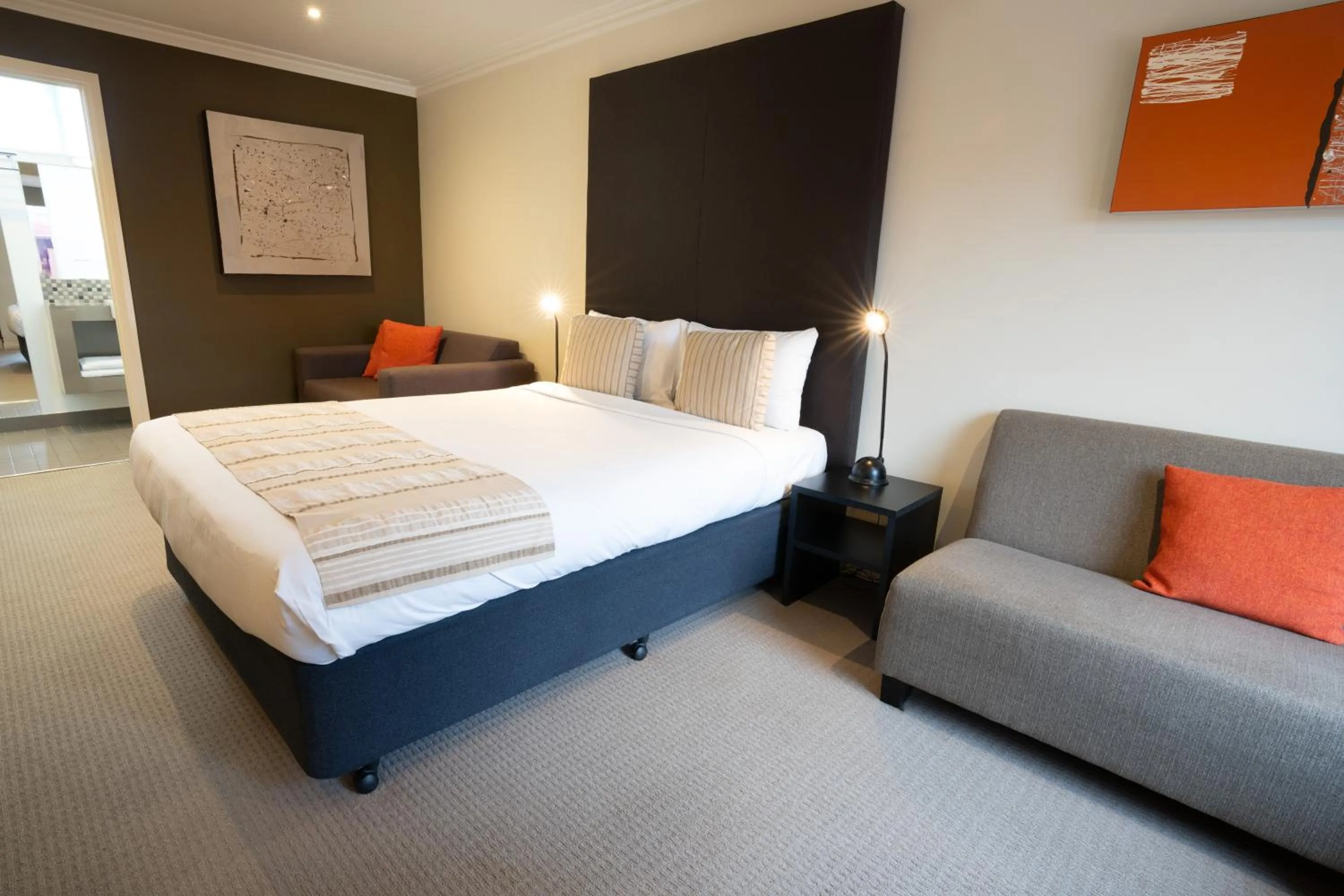 Bed in Sovereign Park Motor Inn