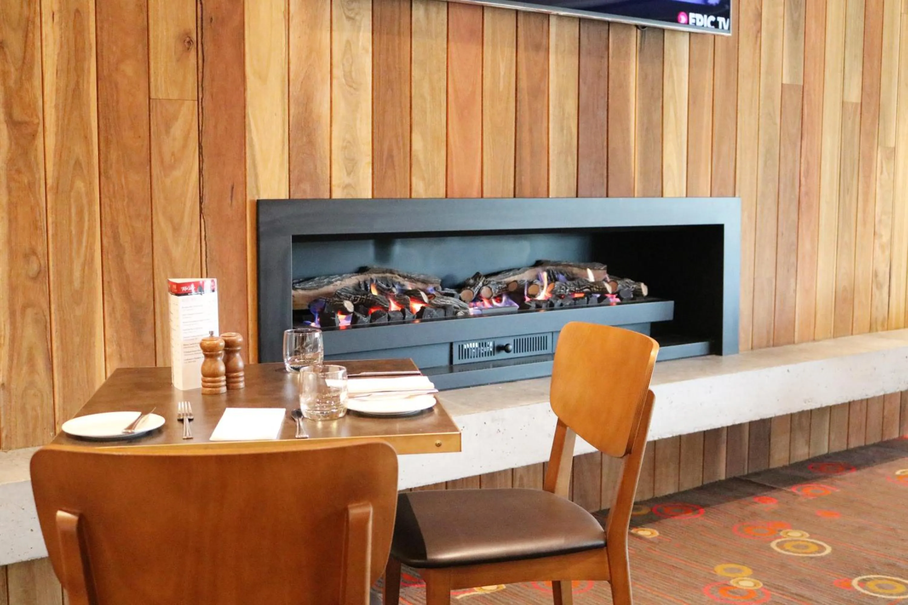 Restaurant/places to eat in Sovereign Park Motor Inn