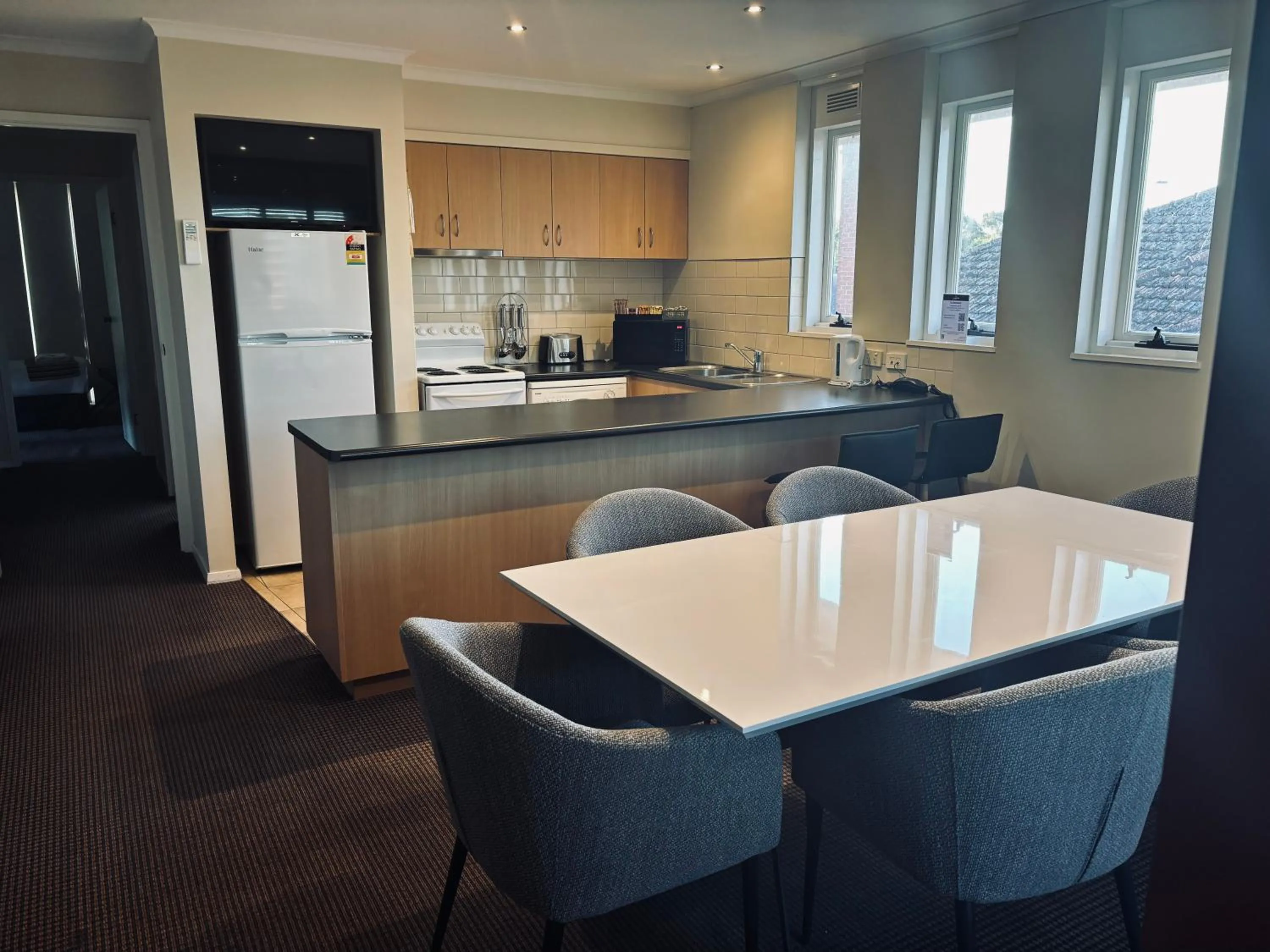 Coffee/tea facilities in Sovereign Park Motor Inn