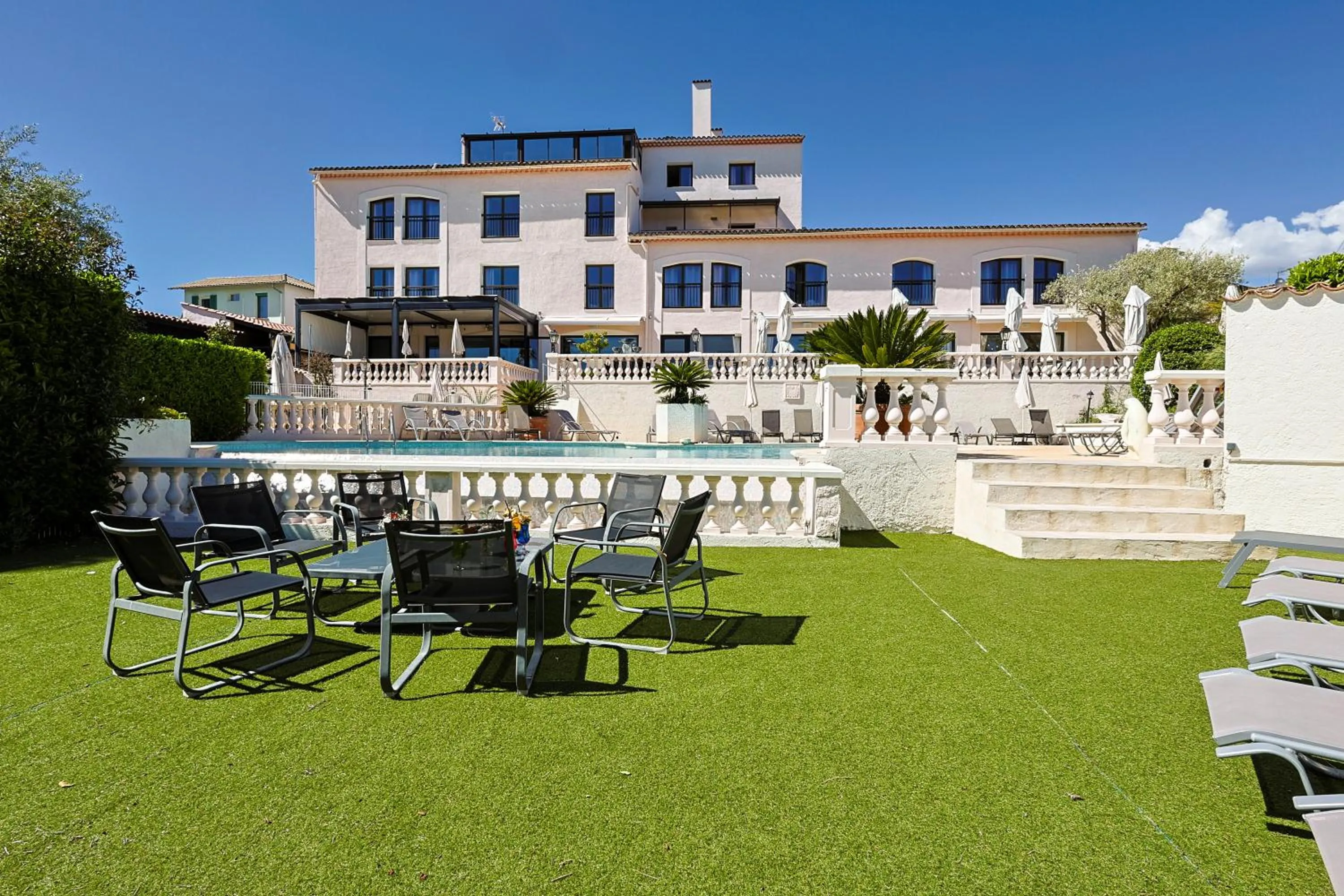 Logis Hotel Perla Riviera & Restaurant