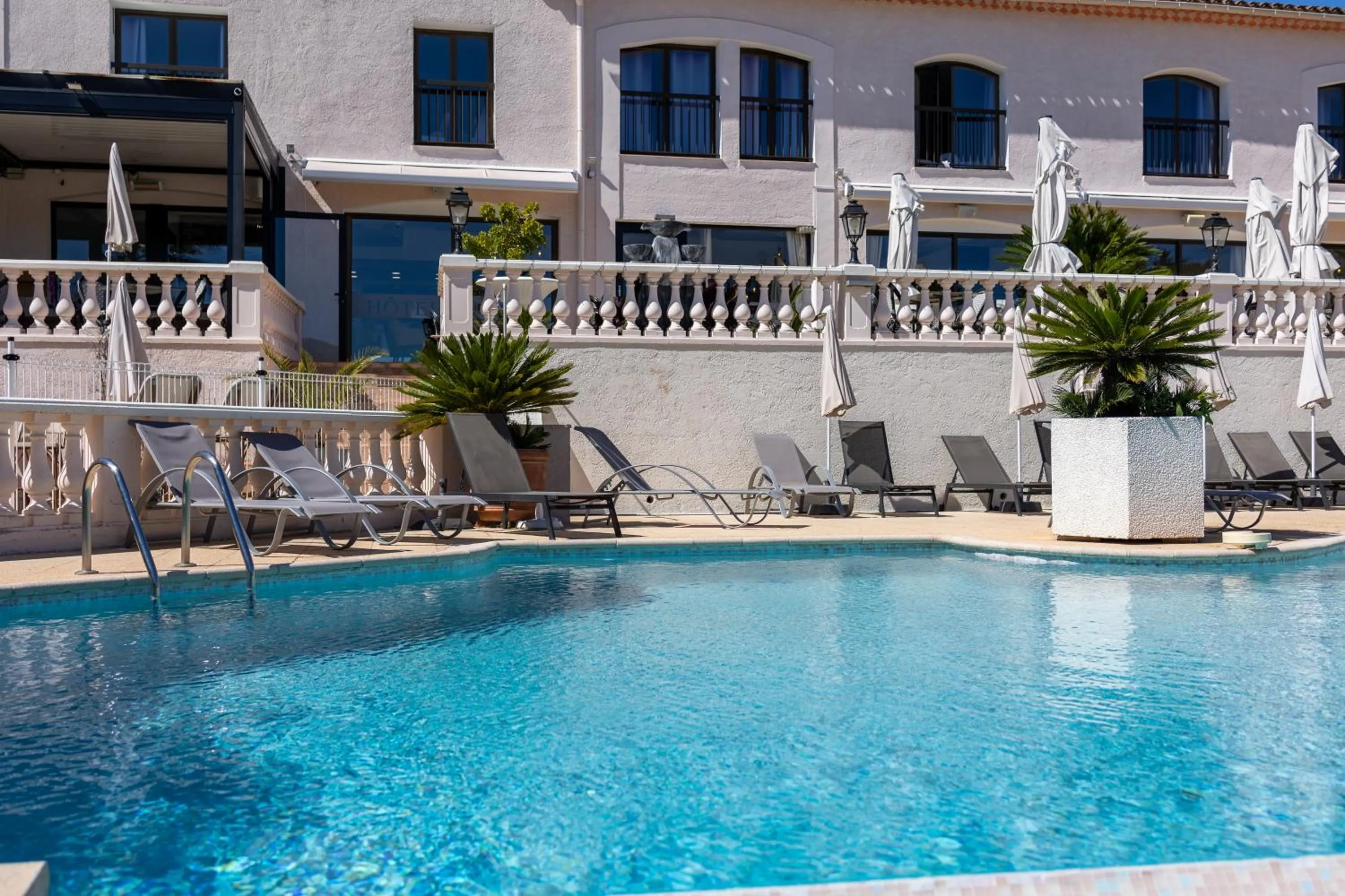 Logis Hotel Perla Riviera & Restaurant