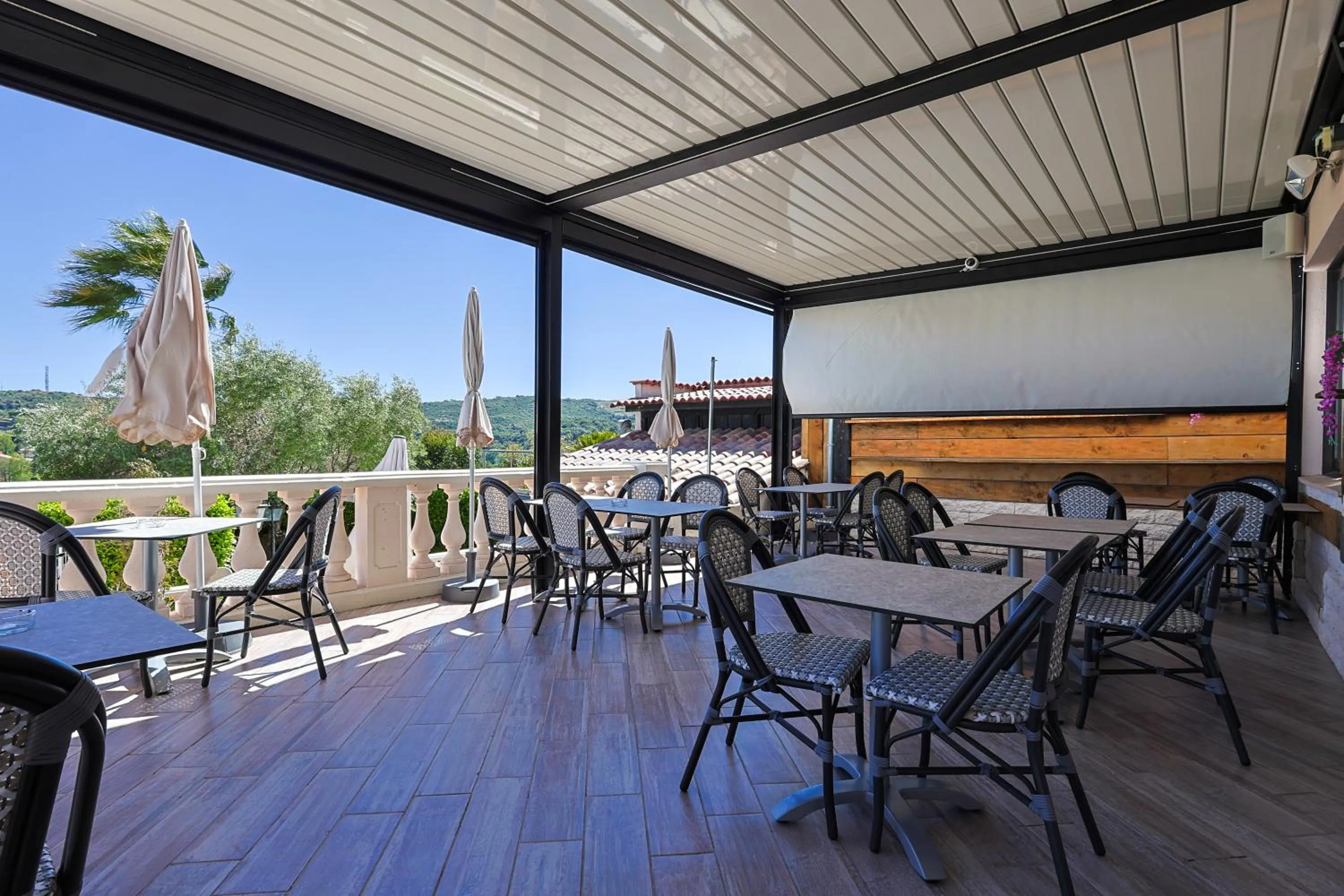 Logis Hotel Perla Riviera & Restaurant