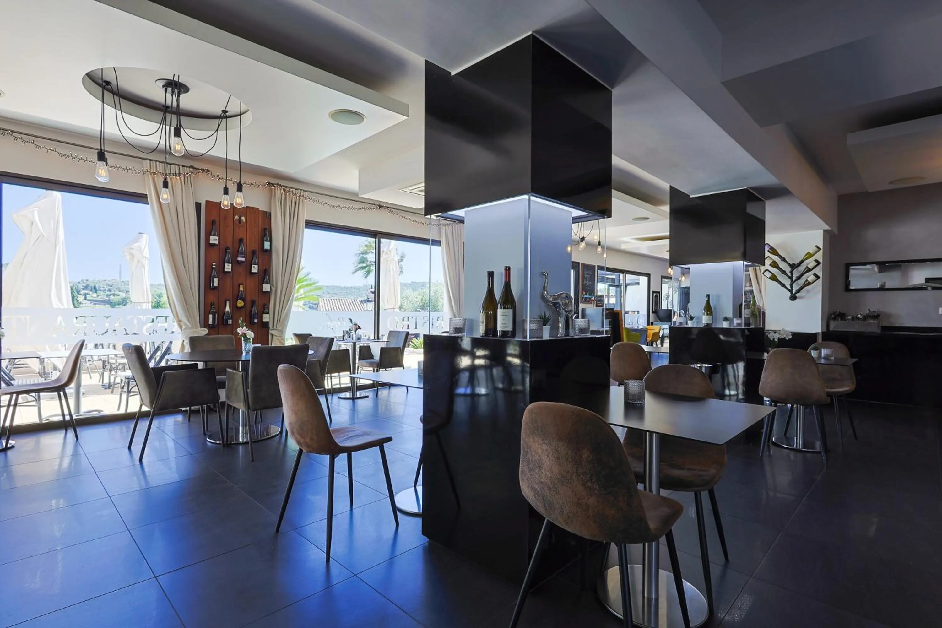 Logis Hotel Perla Riviera & Restaurant