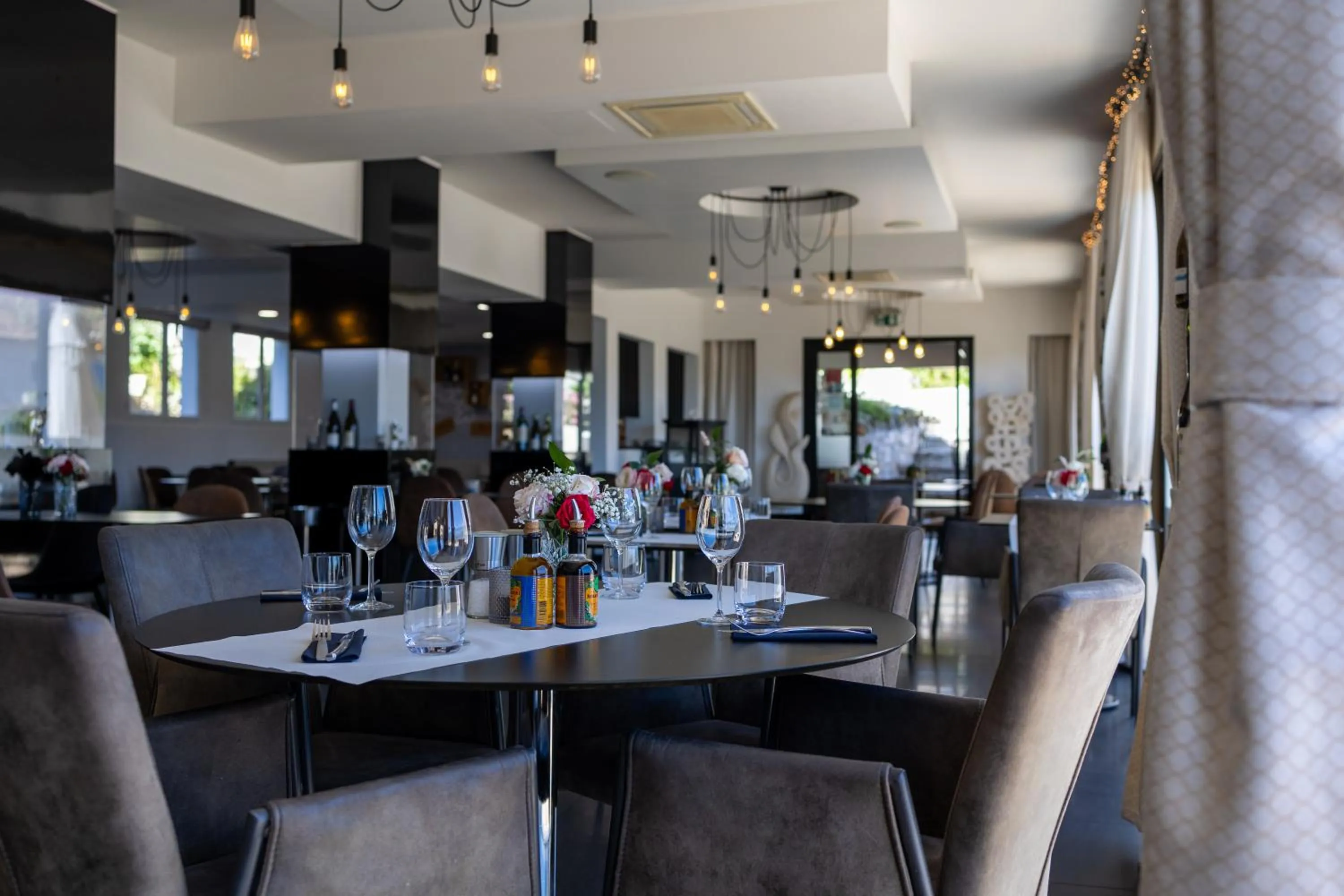 Logis Hotel Perla Riviera & Restaurant