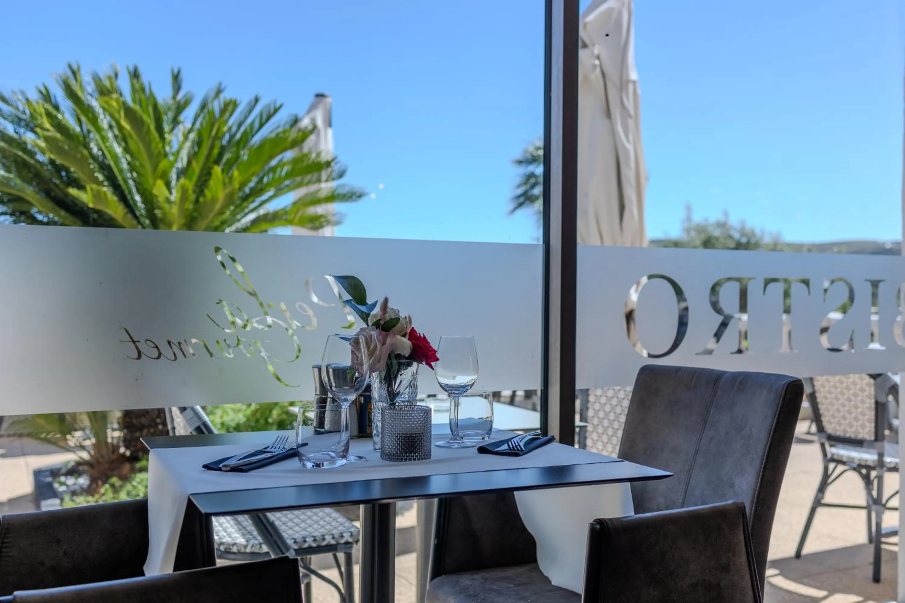 Logis Hotel Perla Riviera & Restaurant