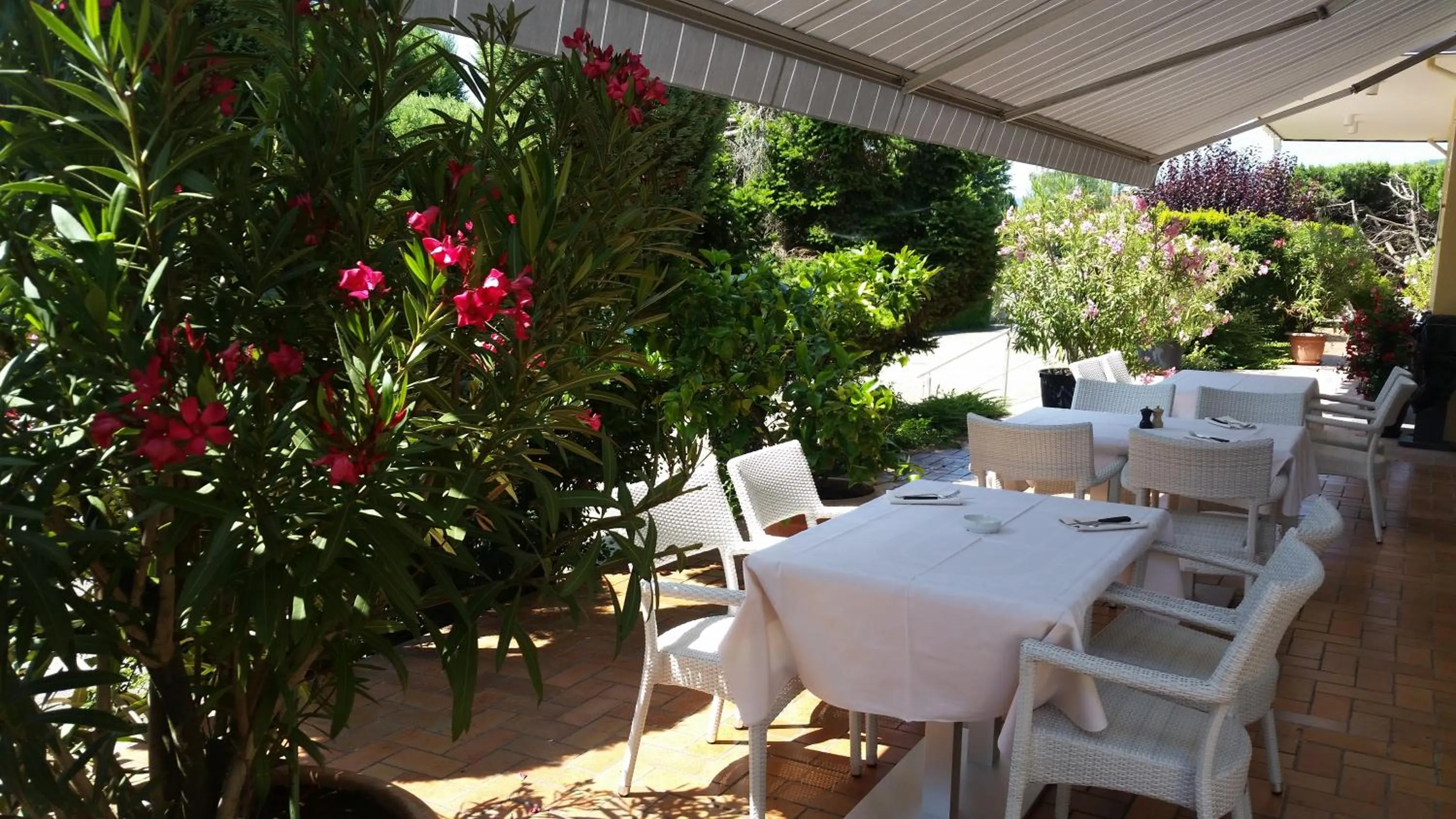 Restaurant/places to eat in Hostellerie Reeb