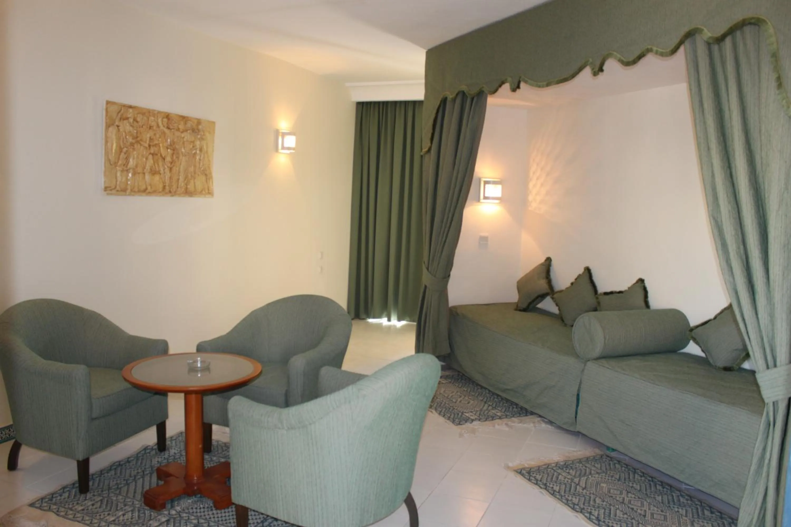 Living room in Hotel Venice Beach- Families and Couples Only