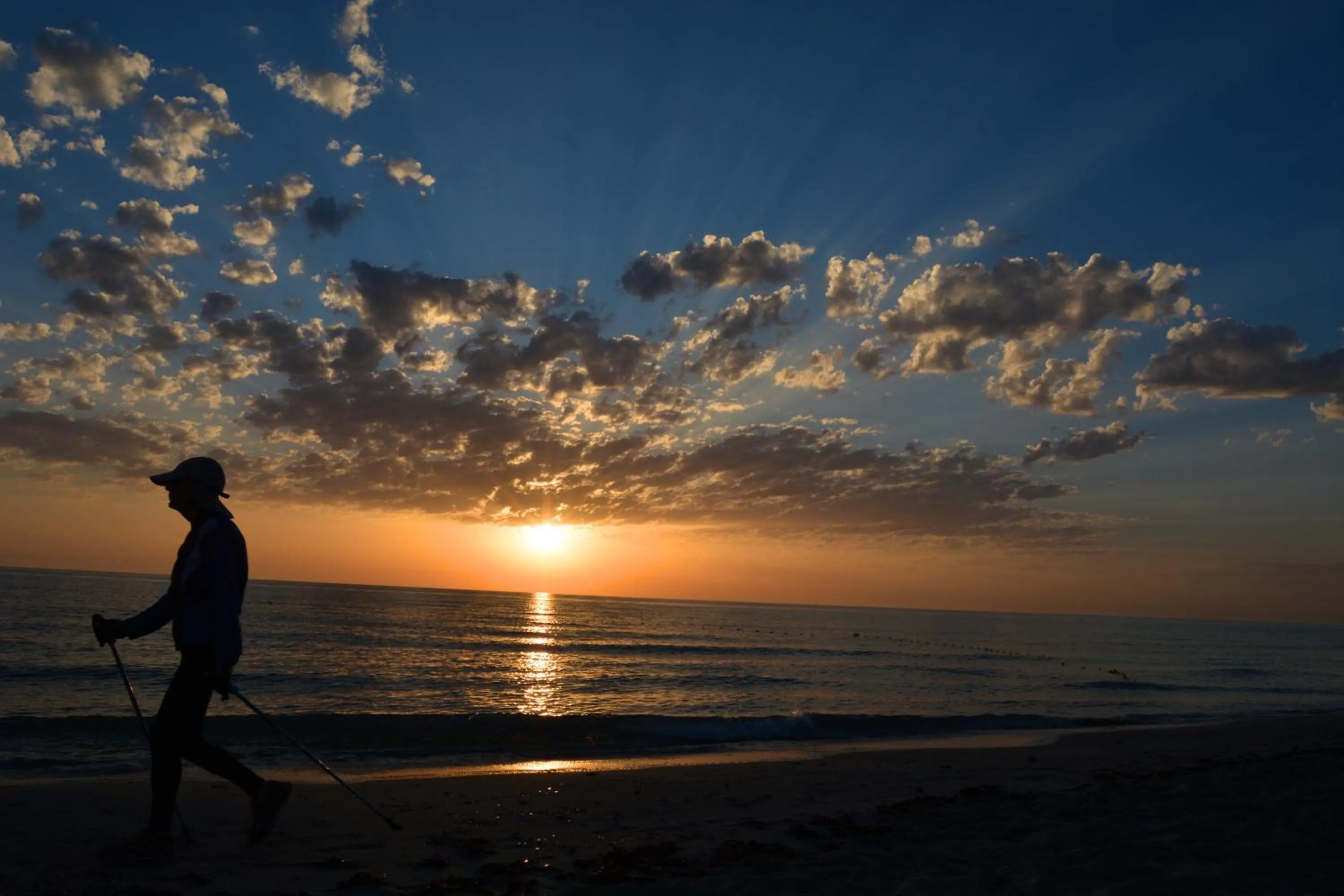 Sunrise in Hotel Venice Beach- Families and Couples Only