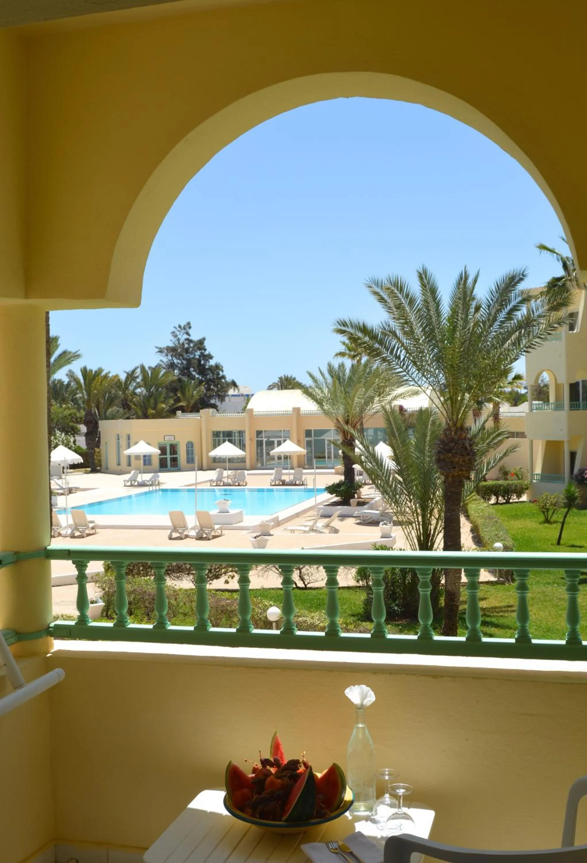 Pool view in Hotel Venice Beach- Families and Couples Only