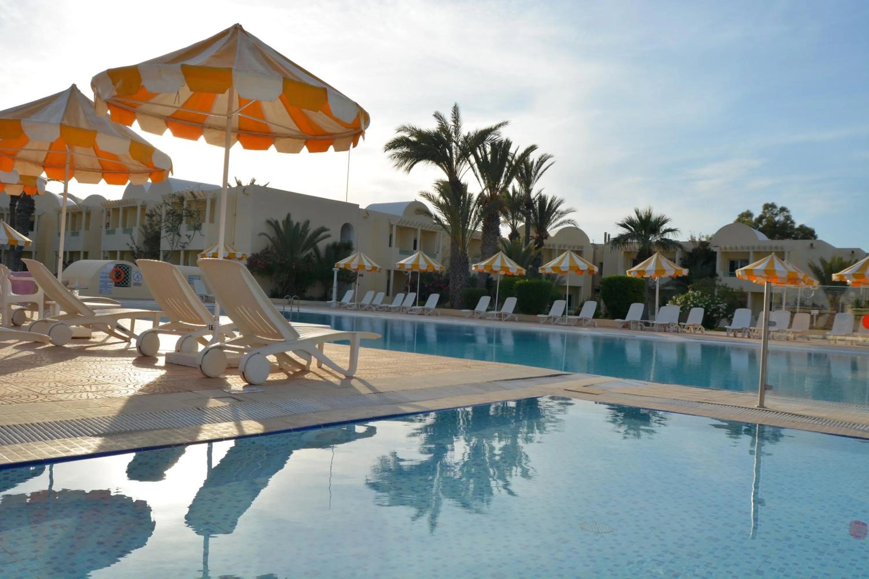 Breakfast in Hotel Venice Beach- Families and Couples Only