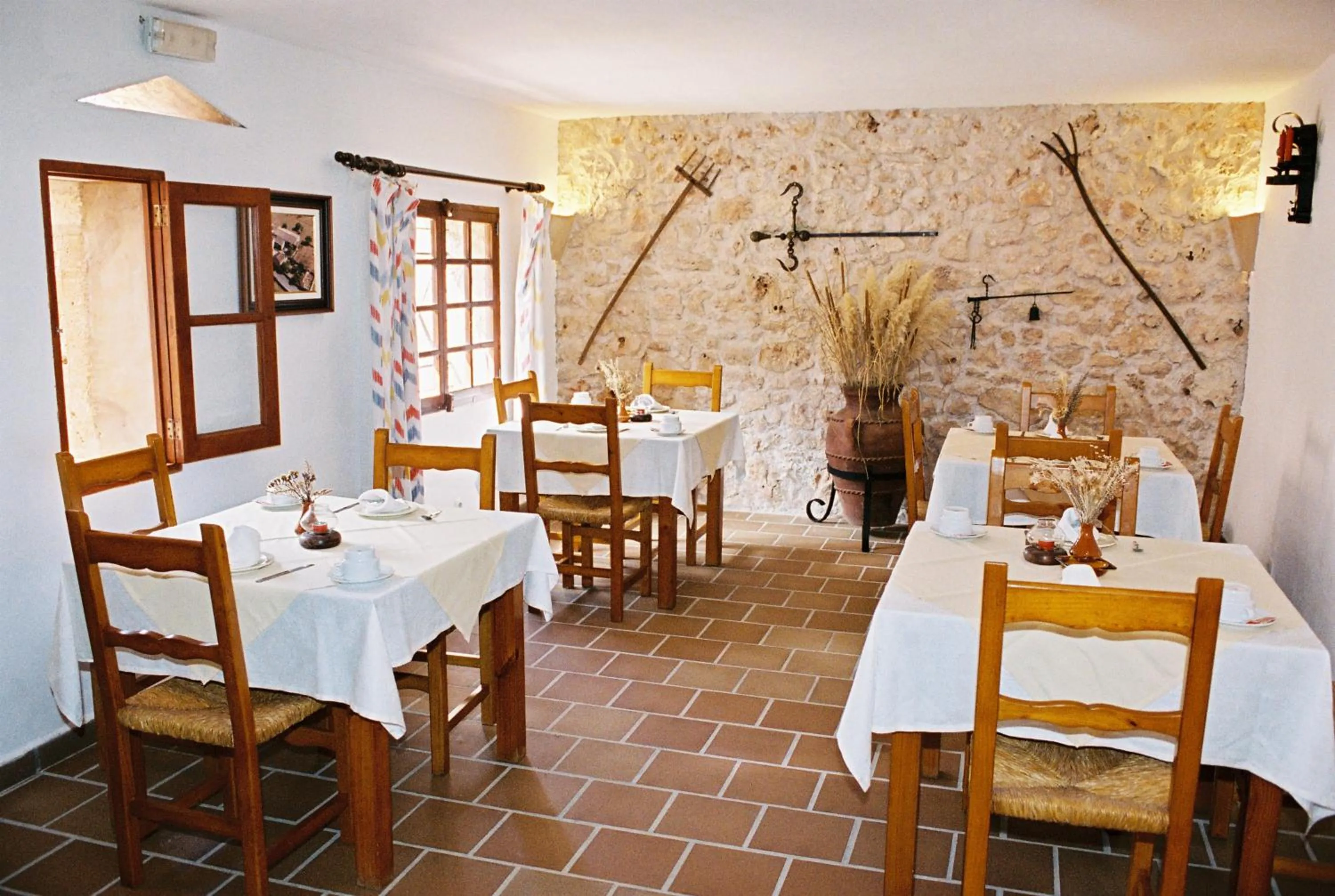Restaurant/places to eat in Agroturismo Finca Sa Tanca