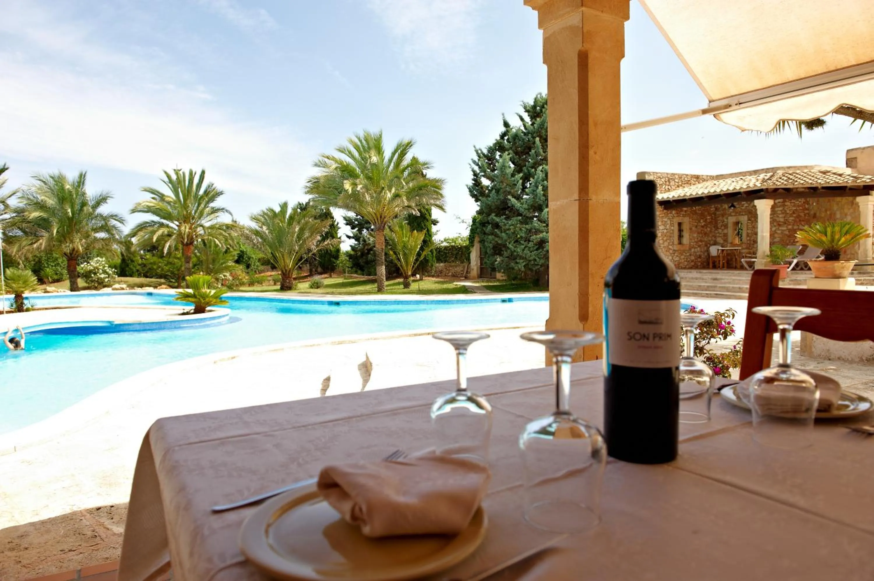 Restaurant/places to eat in Agroturismo Finca Sa Tanca