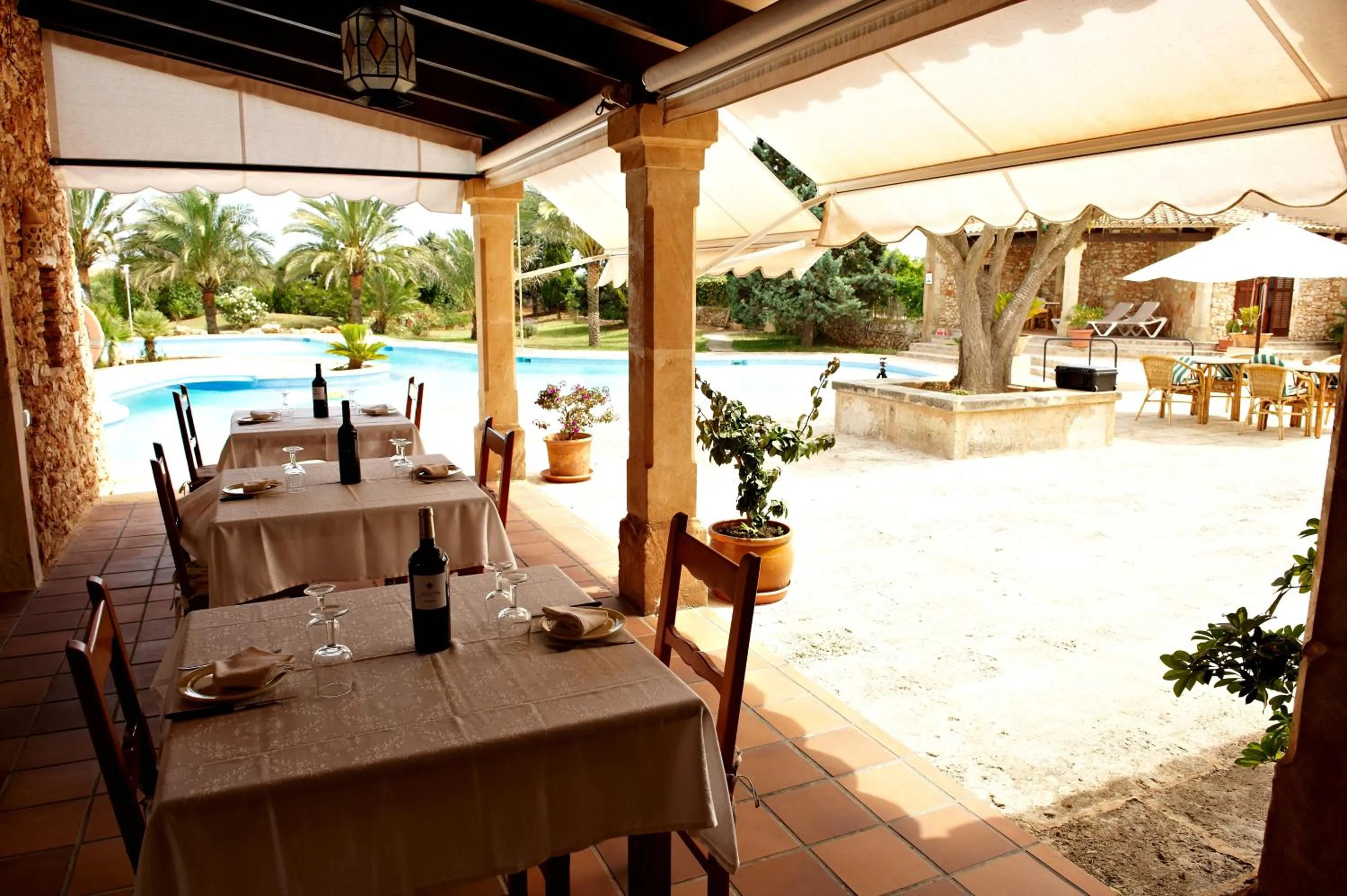 Restaurant/places to eat in Agroturismo Finca Sa Tanca