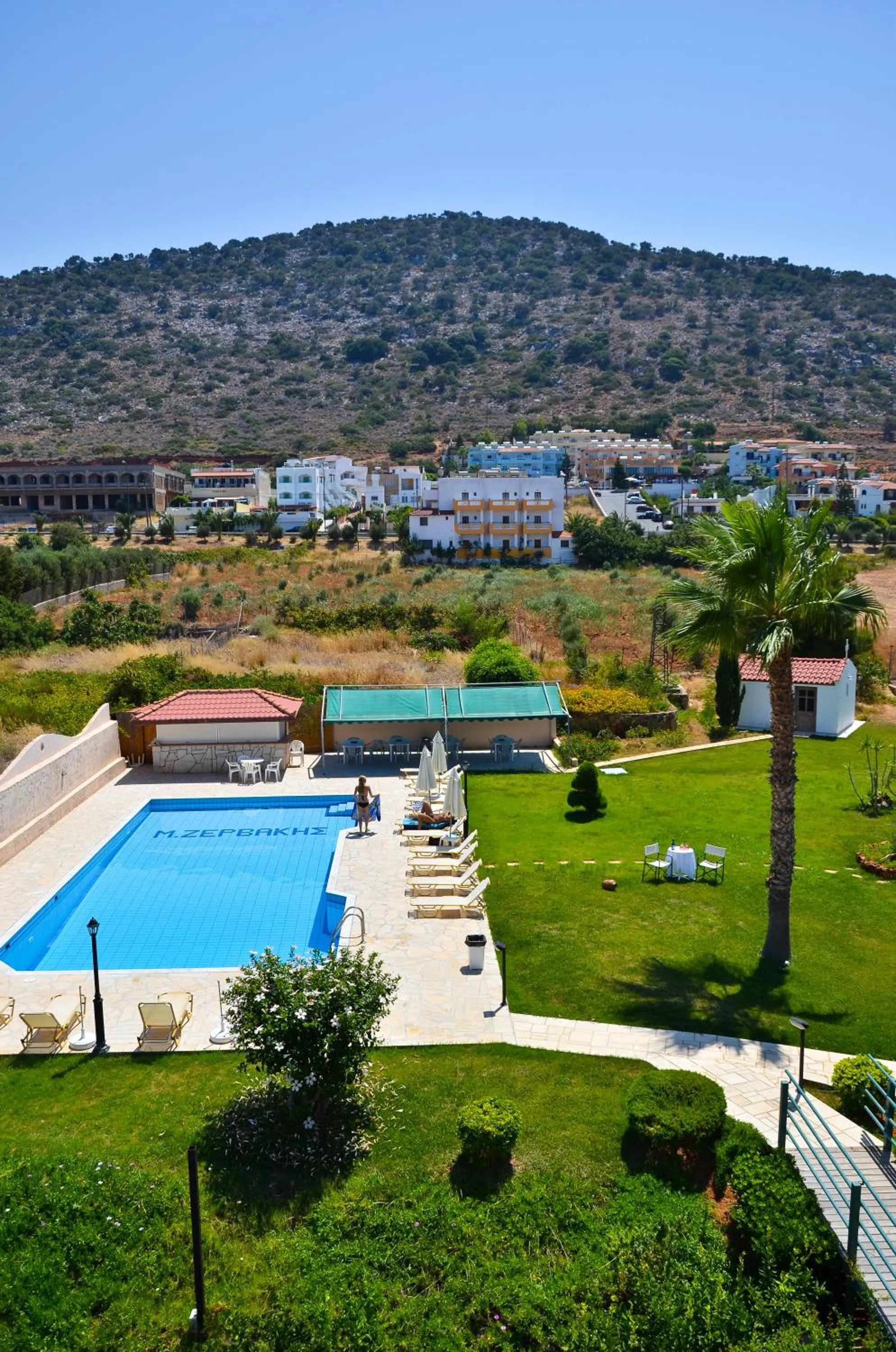 Garden view in Niko Elen