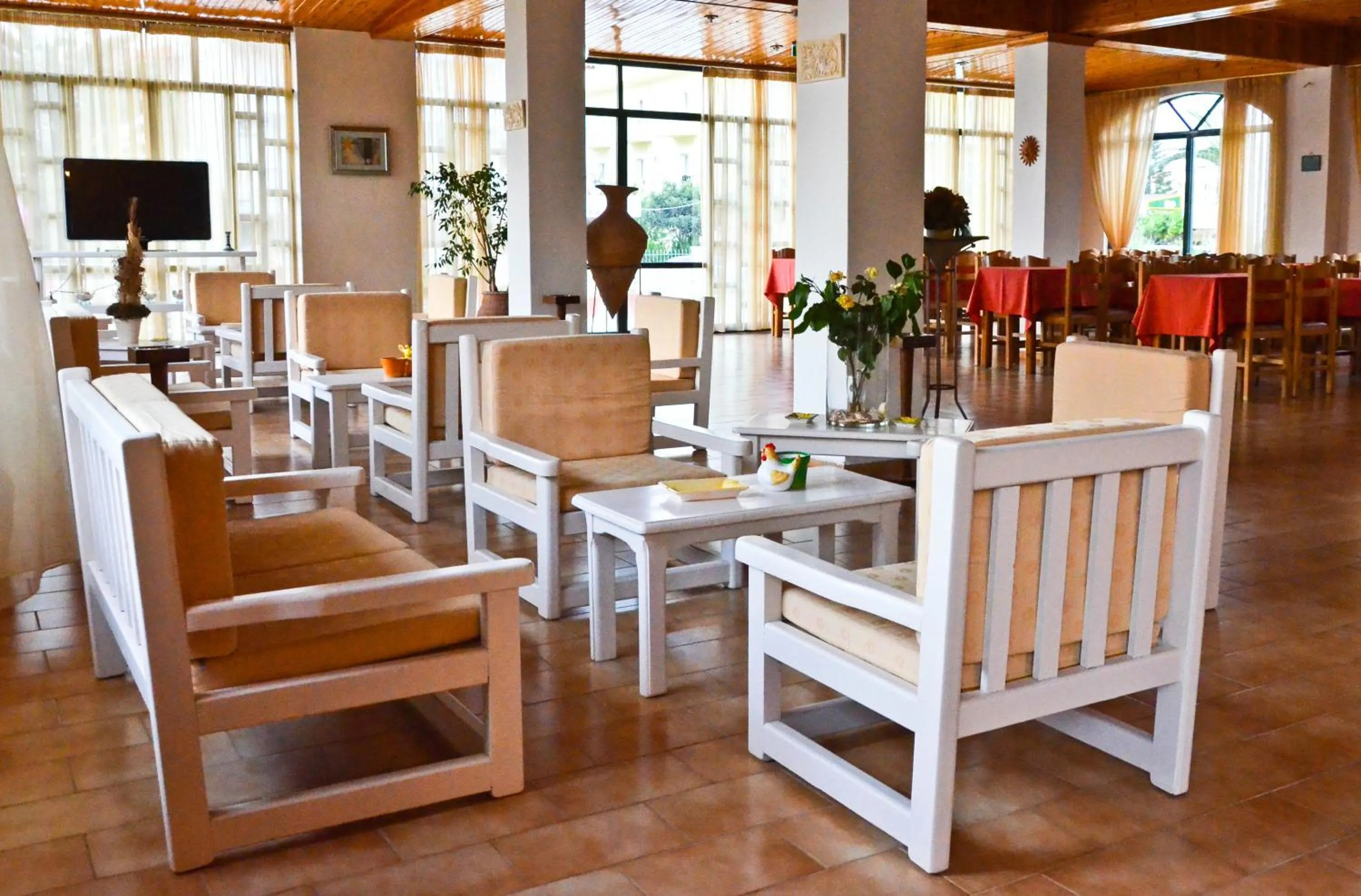 Communal lounge/ TV room in Niko Elen