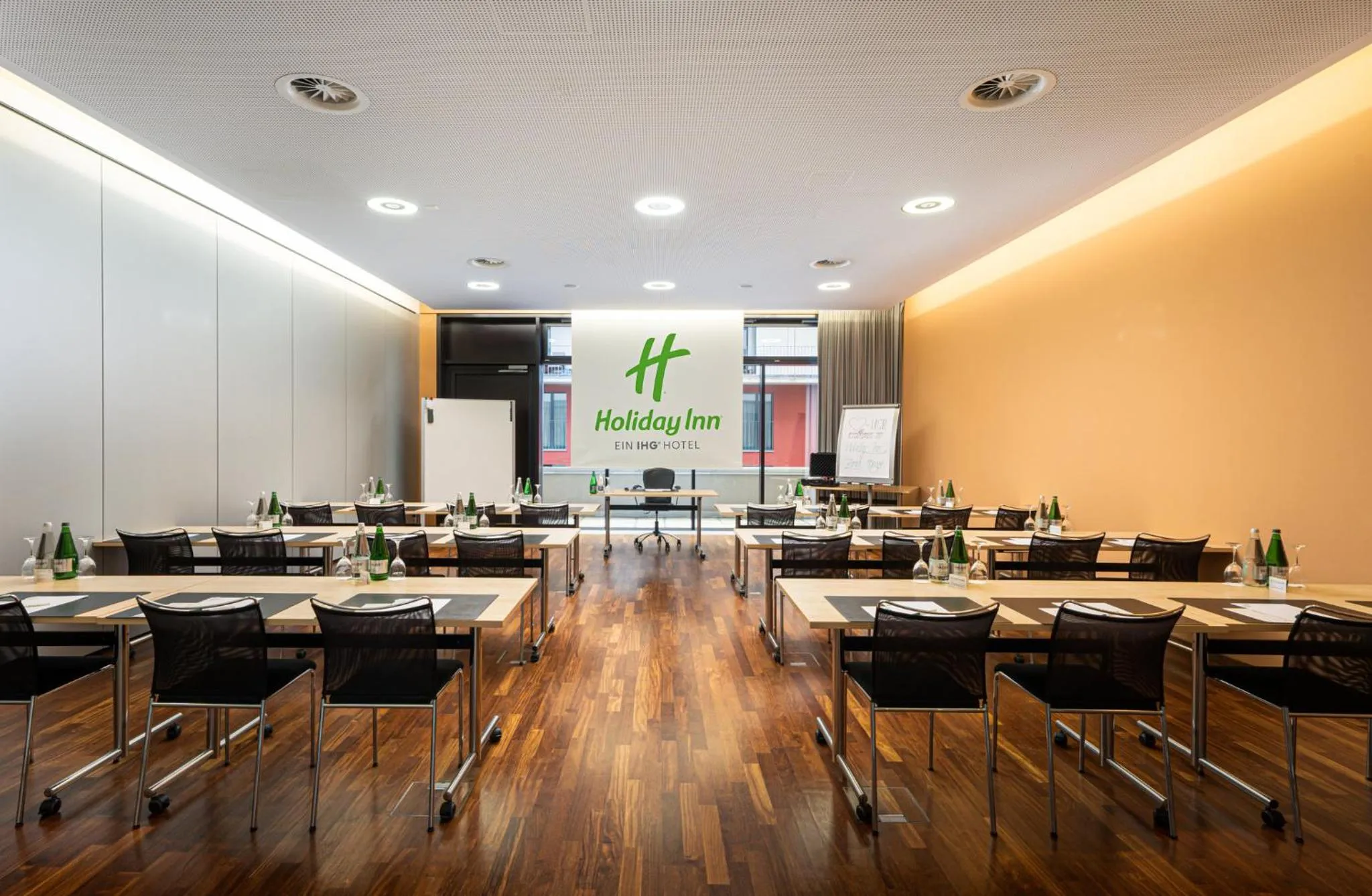 Meeting/conference room in Holiday Inn Zürich Messe by IHG