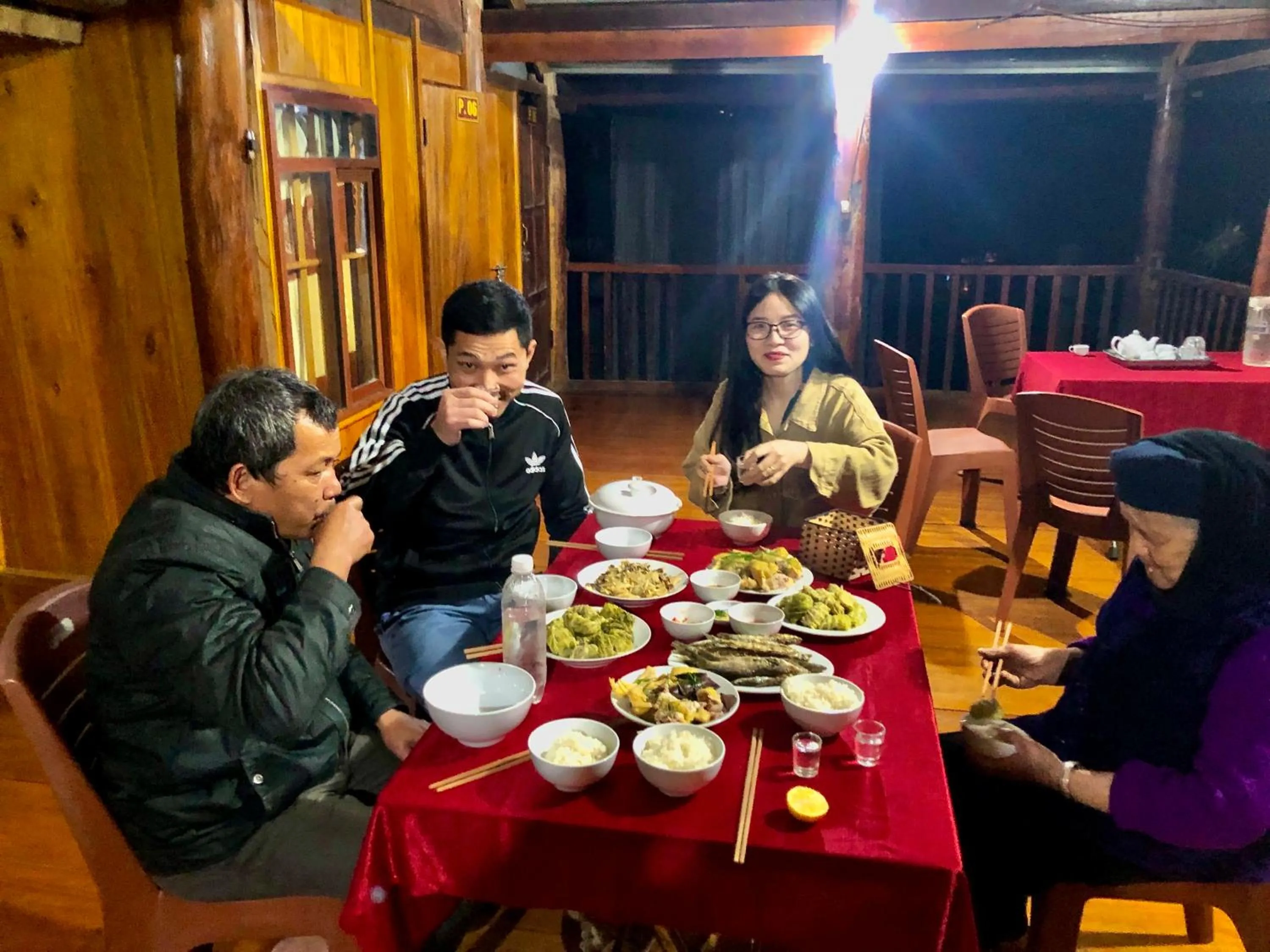 Ba Be lake-Huyền Hào Homestay