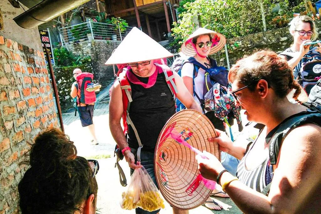 Ba Be lake-Huyền Hào Homestay