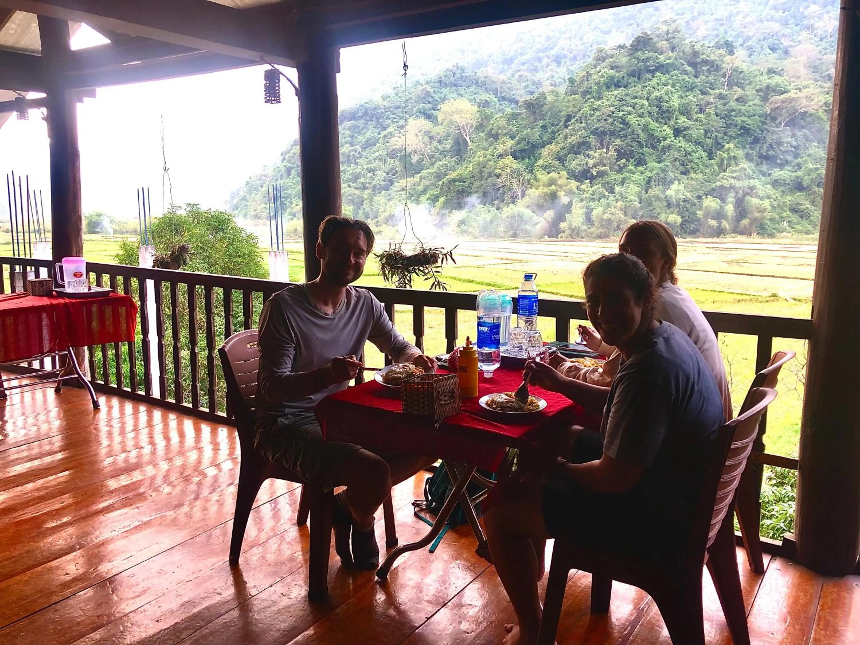 Ba Be lake-Huyền Hào Homestay
