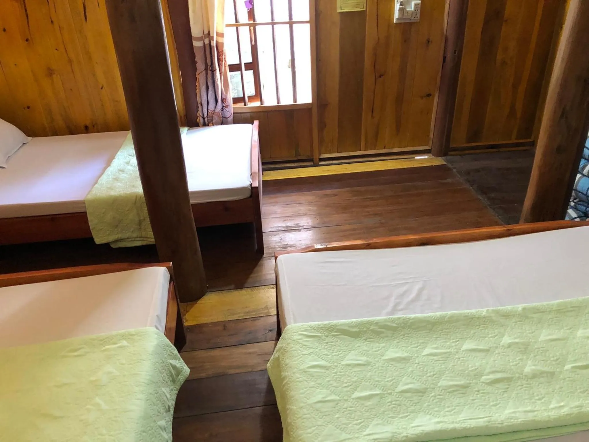 Bed in Ba Be lake-Huyền Hào Homestay