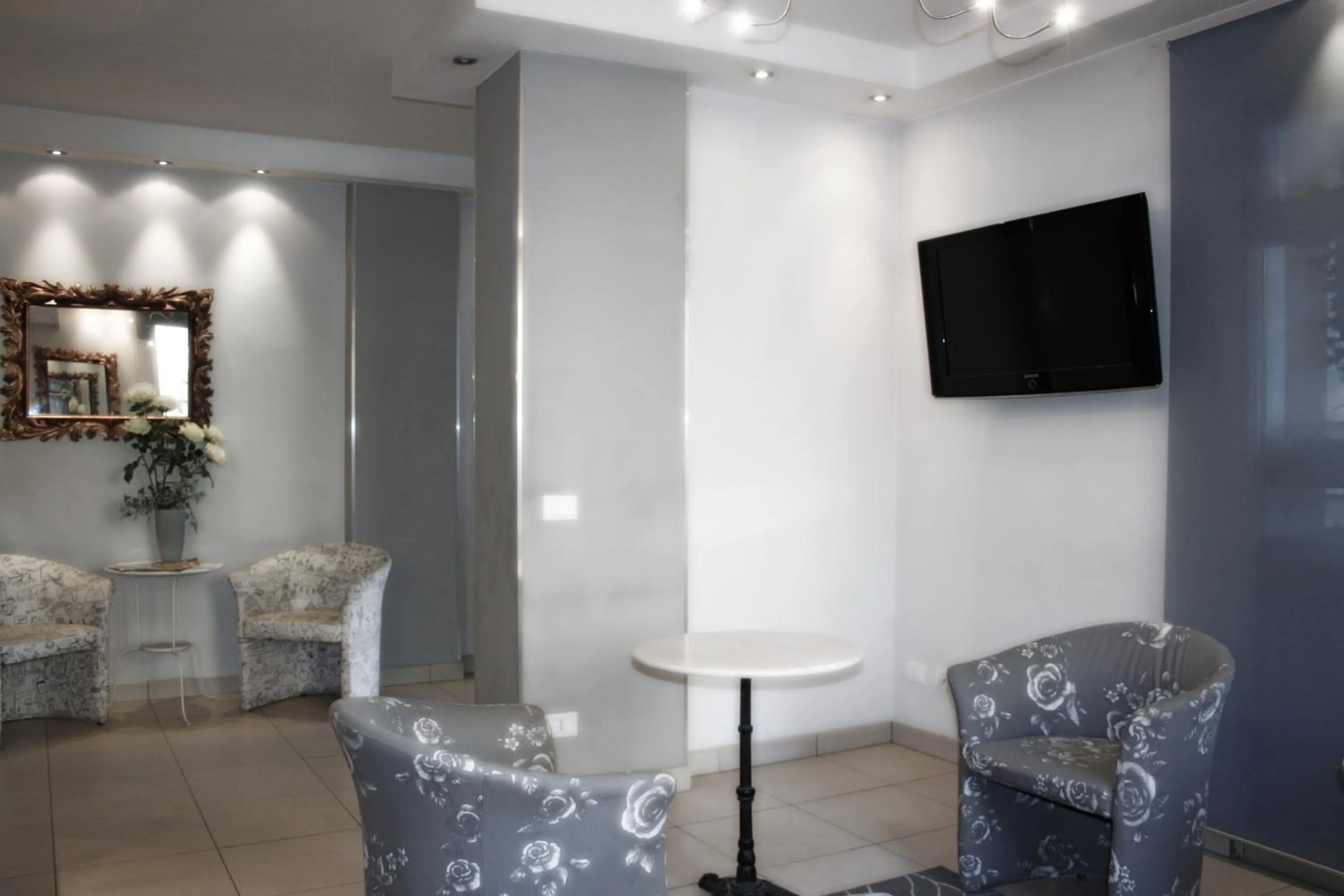 Communal lounge/ TV room in Hotel La Rosta