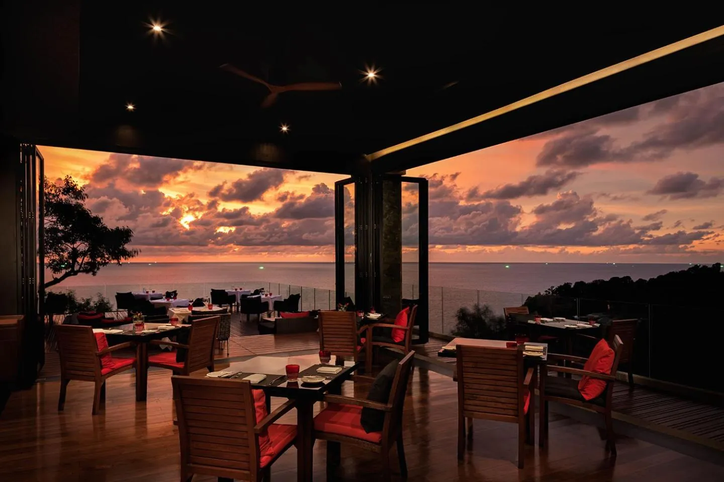 Restaurant/places to eat in Paresa Resort Phuket