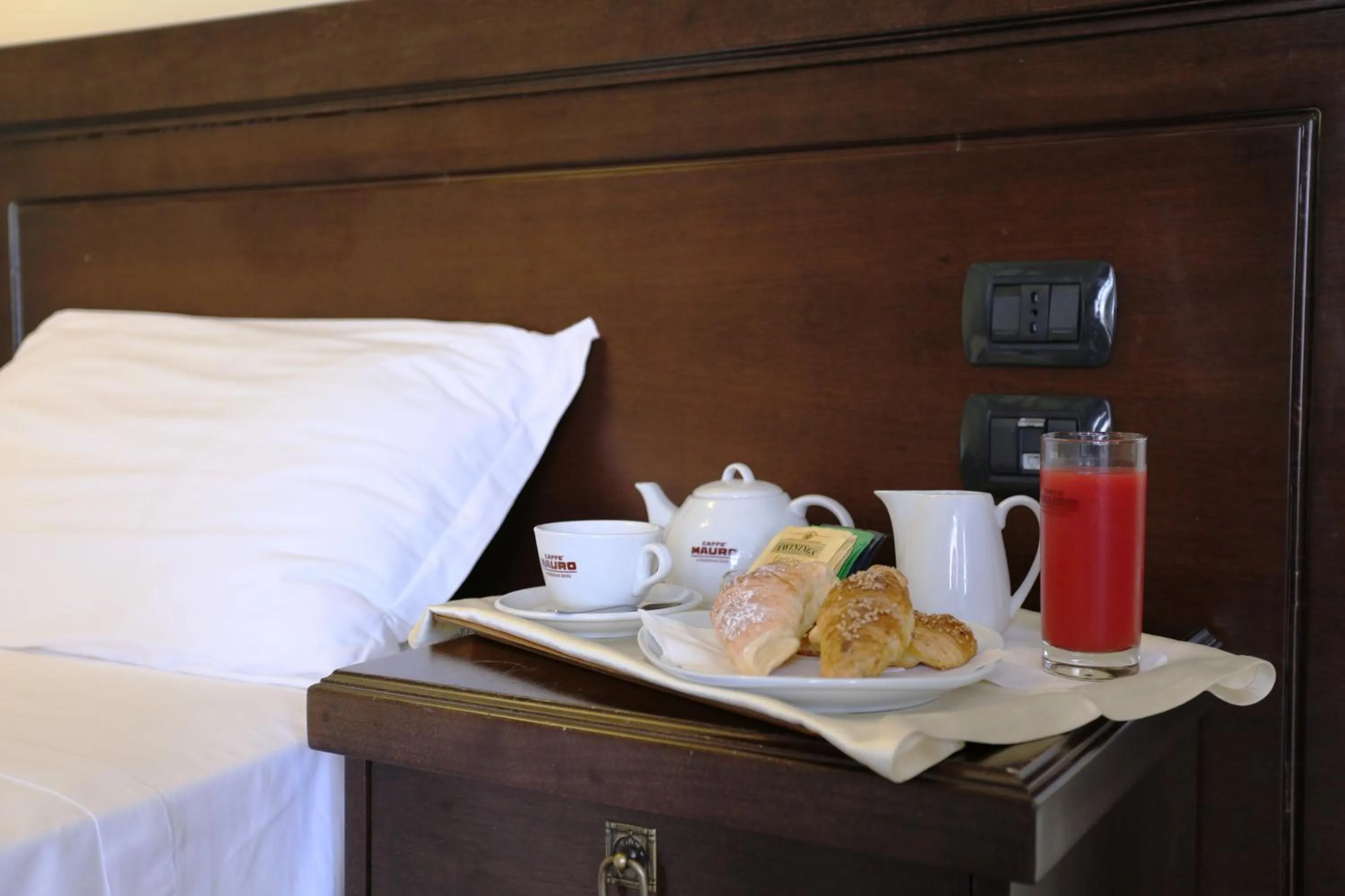 Meals, Bed in Albanuova Hotel